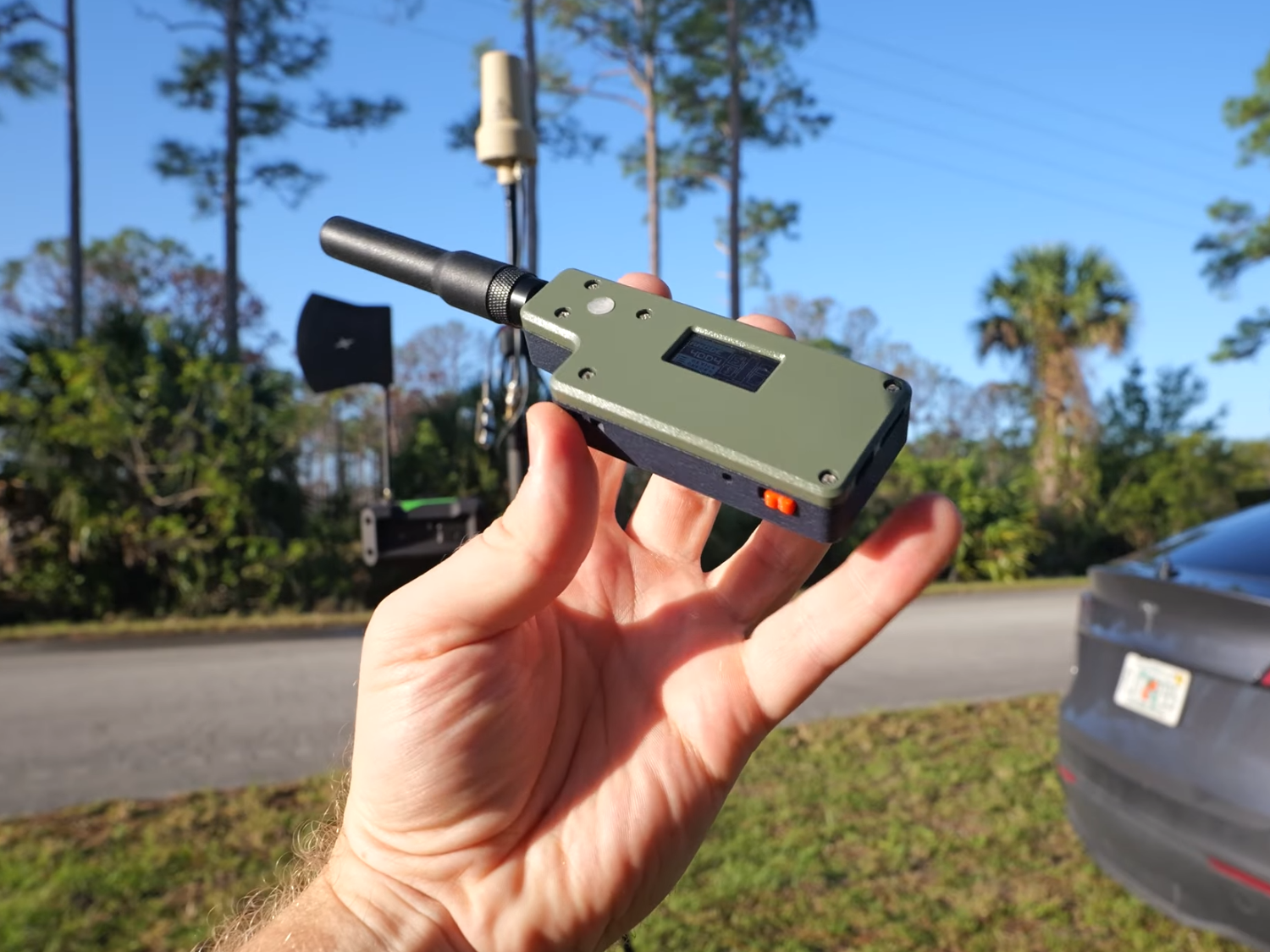 YouTuber buduje prywatny "globalny" internet dzięki tablic radiowych za 20 USD i Reticulum