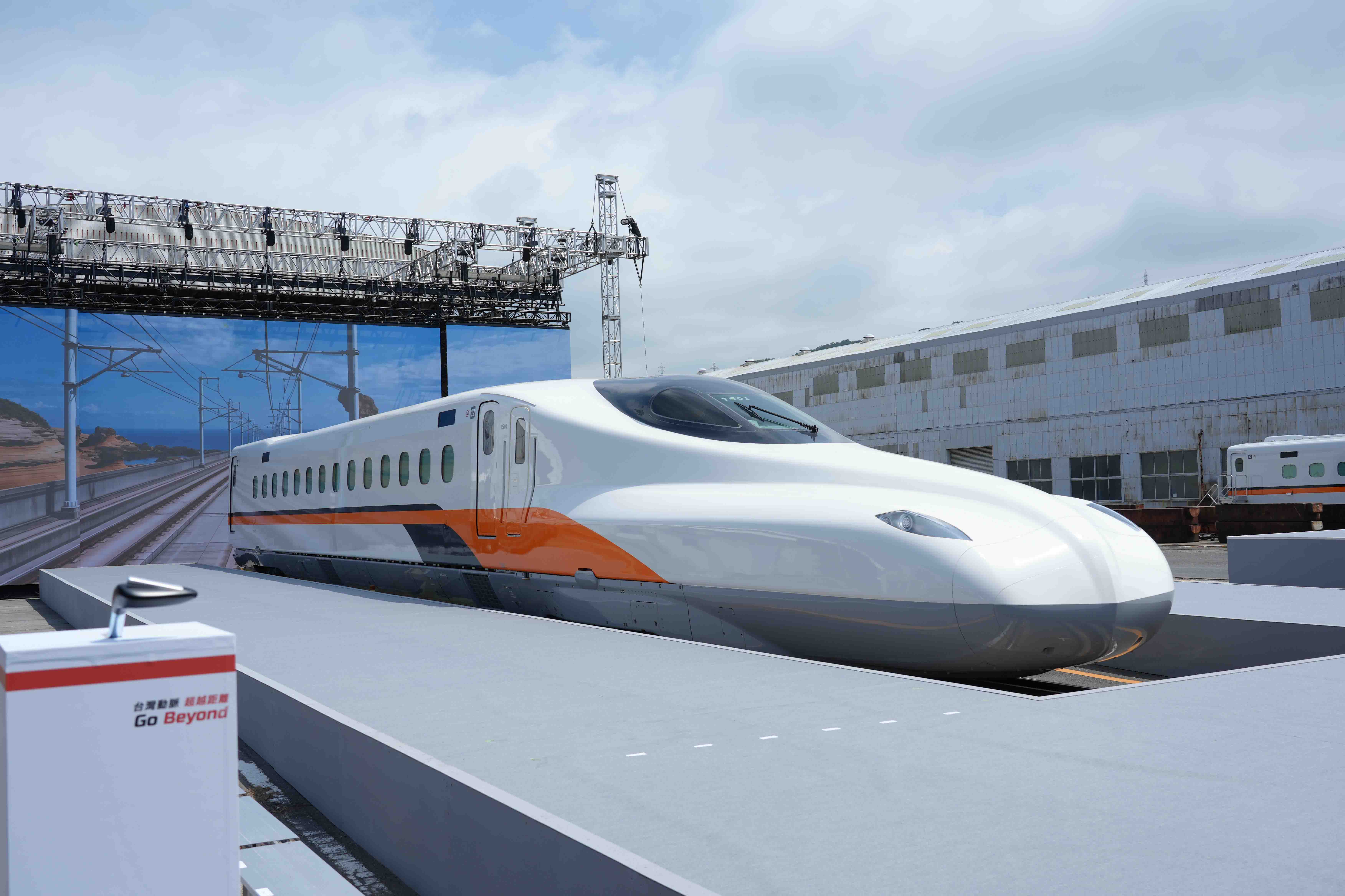 THSR oficjalnie prezentuje nowe pociągi Shinkansen typu N700ST na Tajwanie