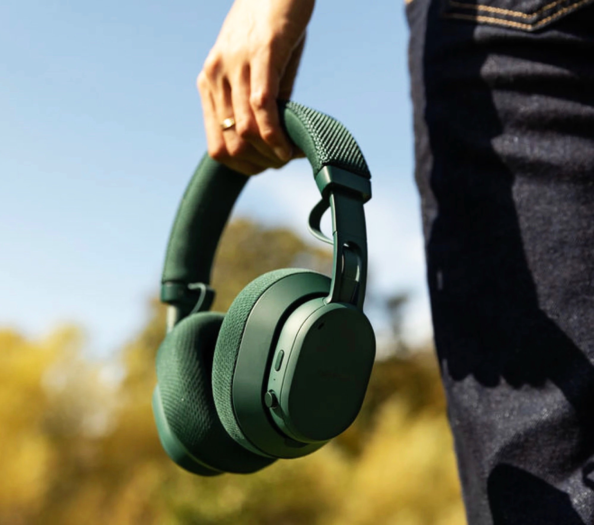 Zaktualizowane słuchawki Fairbuds XL mają modułową baterię i trzy główne ulepszenia