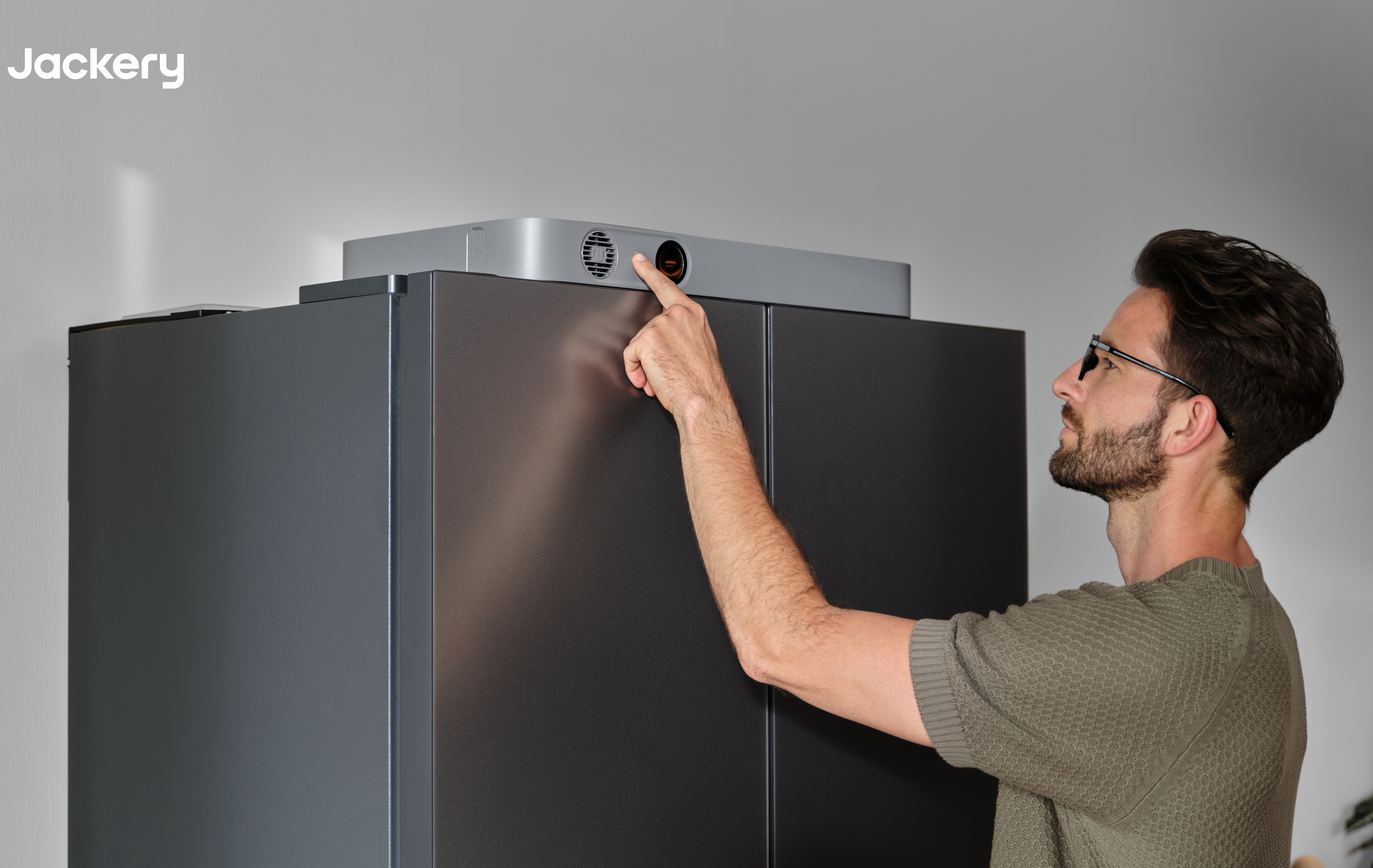 Firma Jackery wprowadza na rynek nową stację zasilającą FridgeGuard, która ma stanowić konkurencję dla produktu FridgePower firmy Bluetti