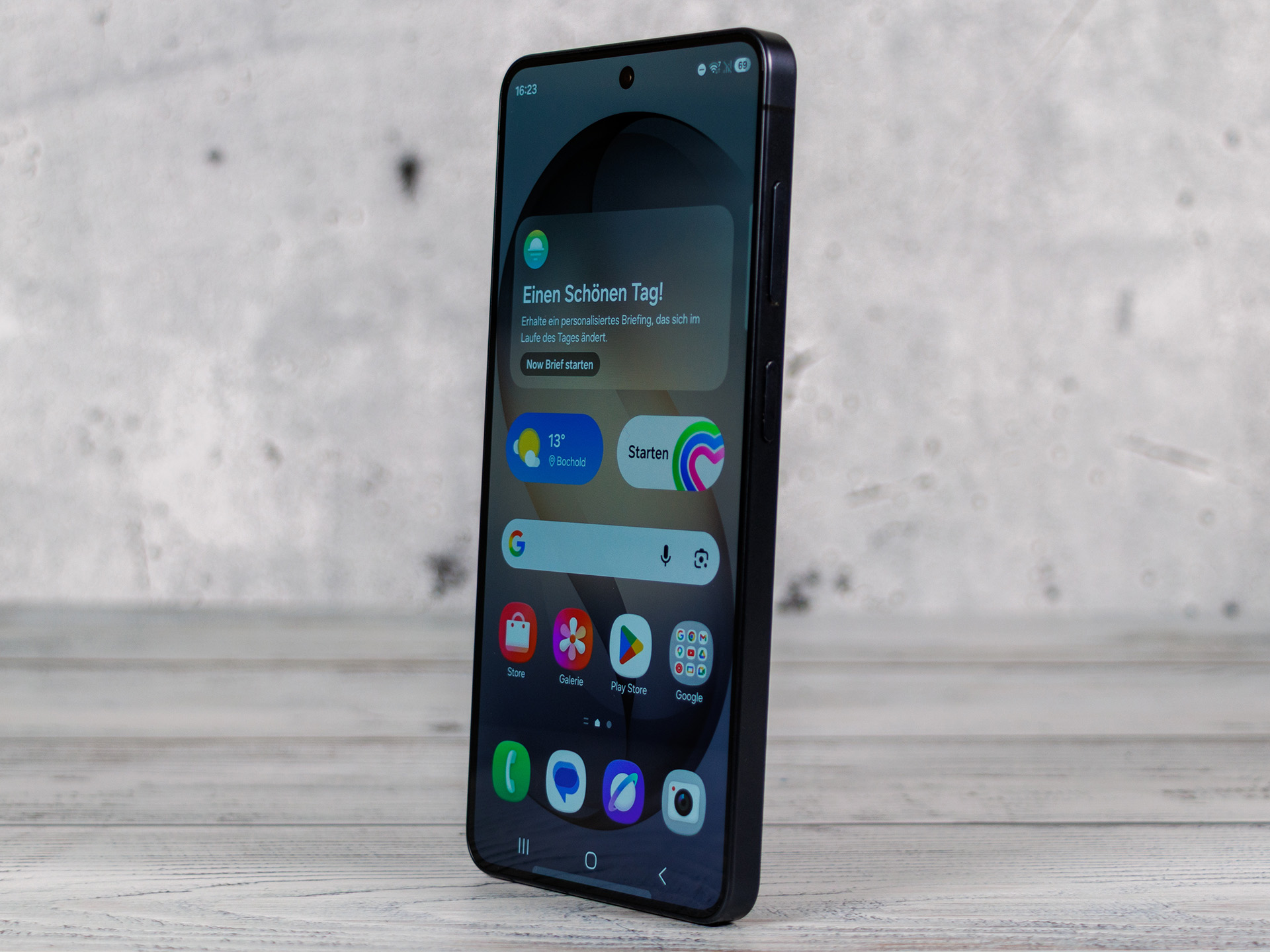 Galaxy S27 pojawi się z wyświetlaczami wyprodukowanymi w Chinach