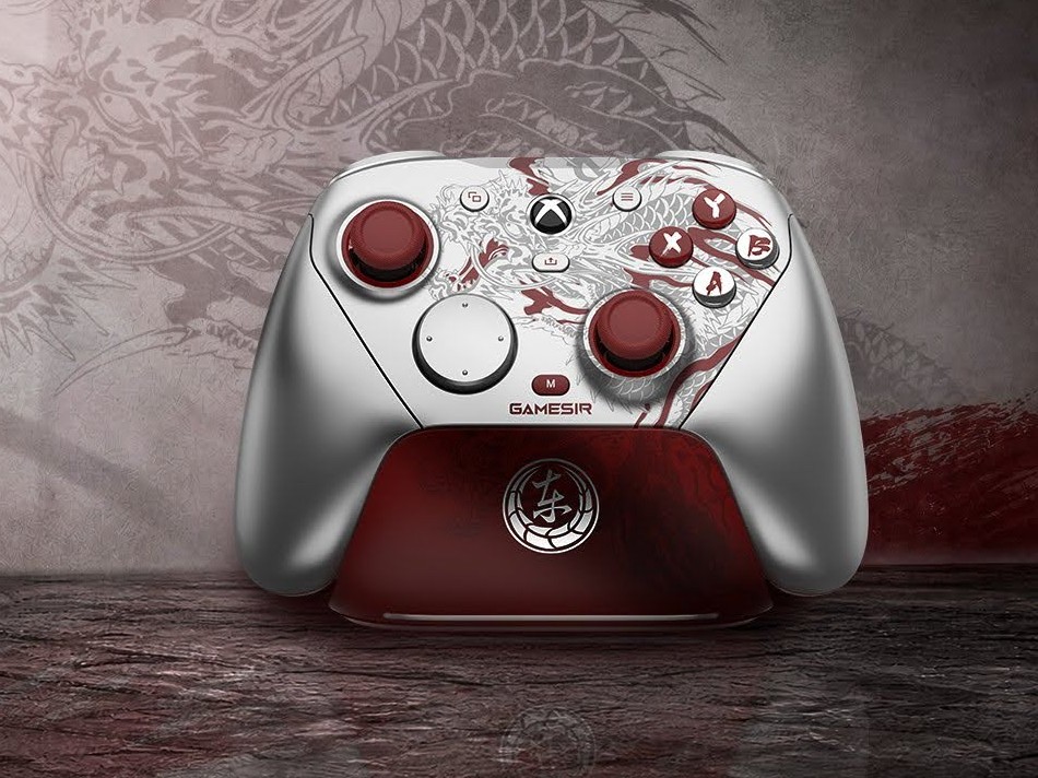 Kontroler GameSir z edycji specjalnej do gry „Yakuza: Like A Dragon” zachwyca srebrno-czerwoną kolorystyką