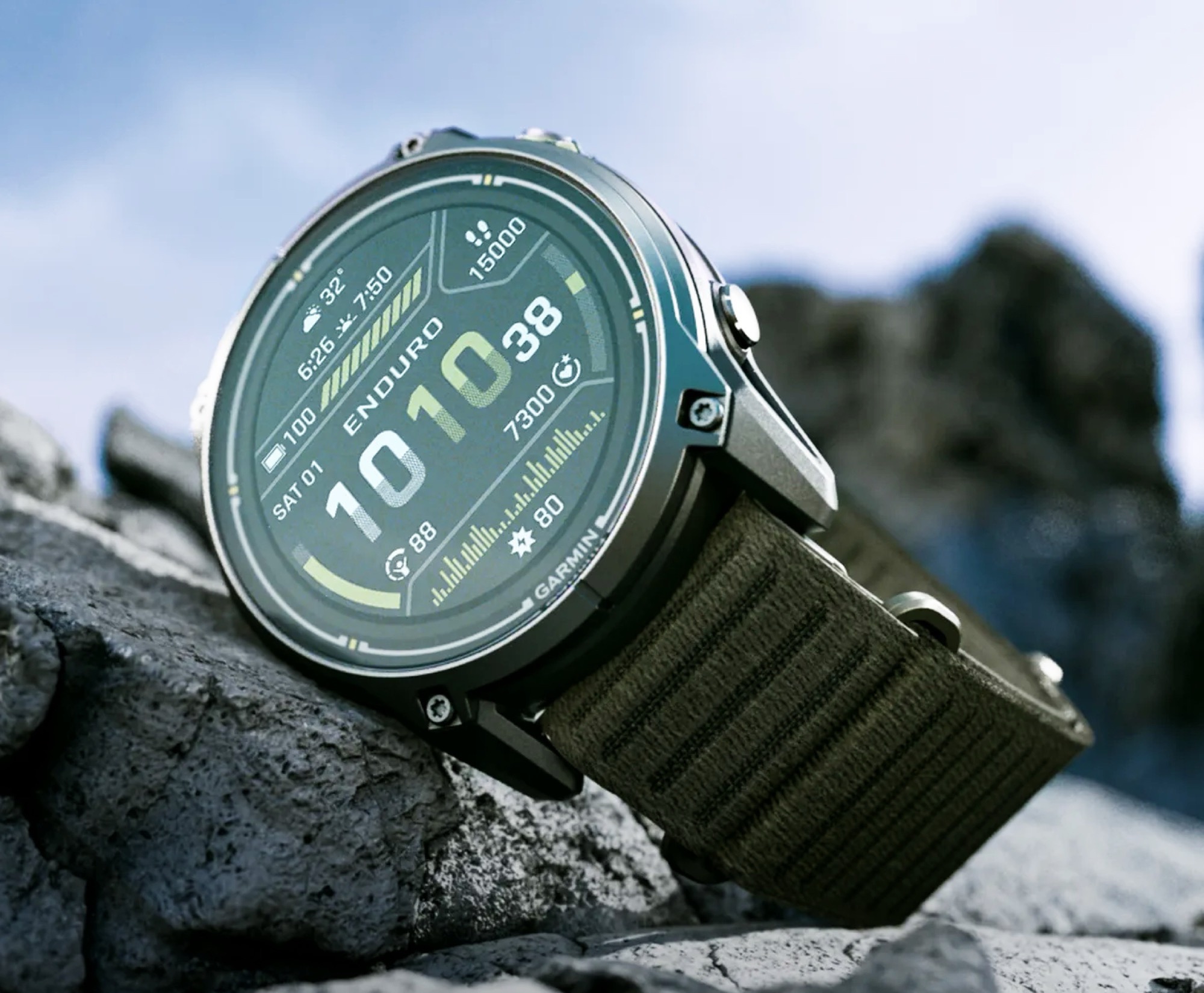 Garmin Enduro 4 debiutuje z wyświetlaczem MiP i nieograniczonym czasem pracy na baterii dzięki ładowaniu słonecznemu