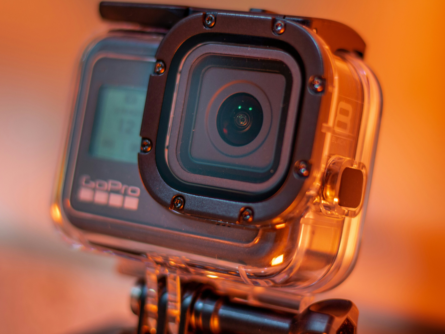 GoPro ostrzega, iż może nie być w stanie utrzymać włączonych świateł