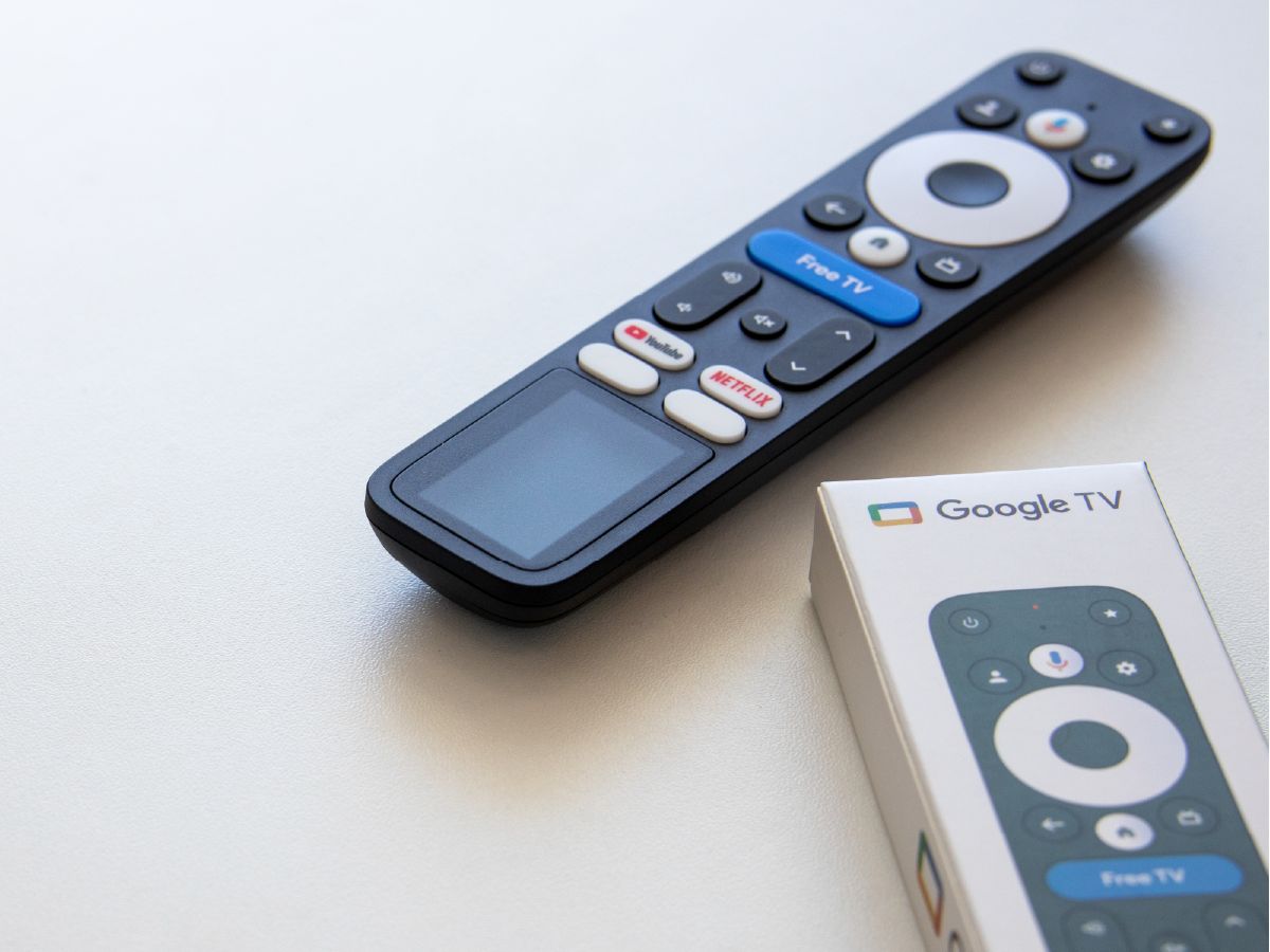Wewnętrzny pilot zasilany energią słoneczną Google TV G32 w drodze