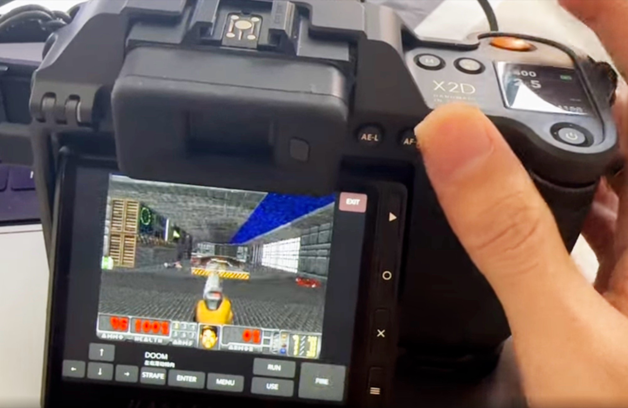 Aparat średnioformatowy Hasselblad X2D może teraz uruchamiać Doom