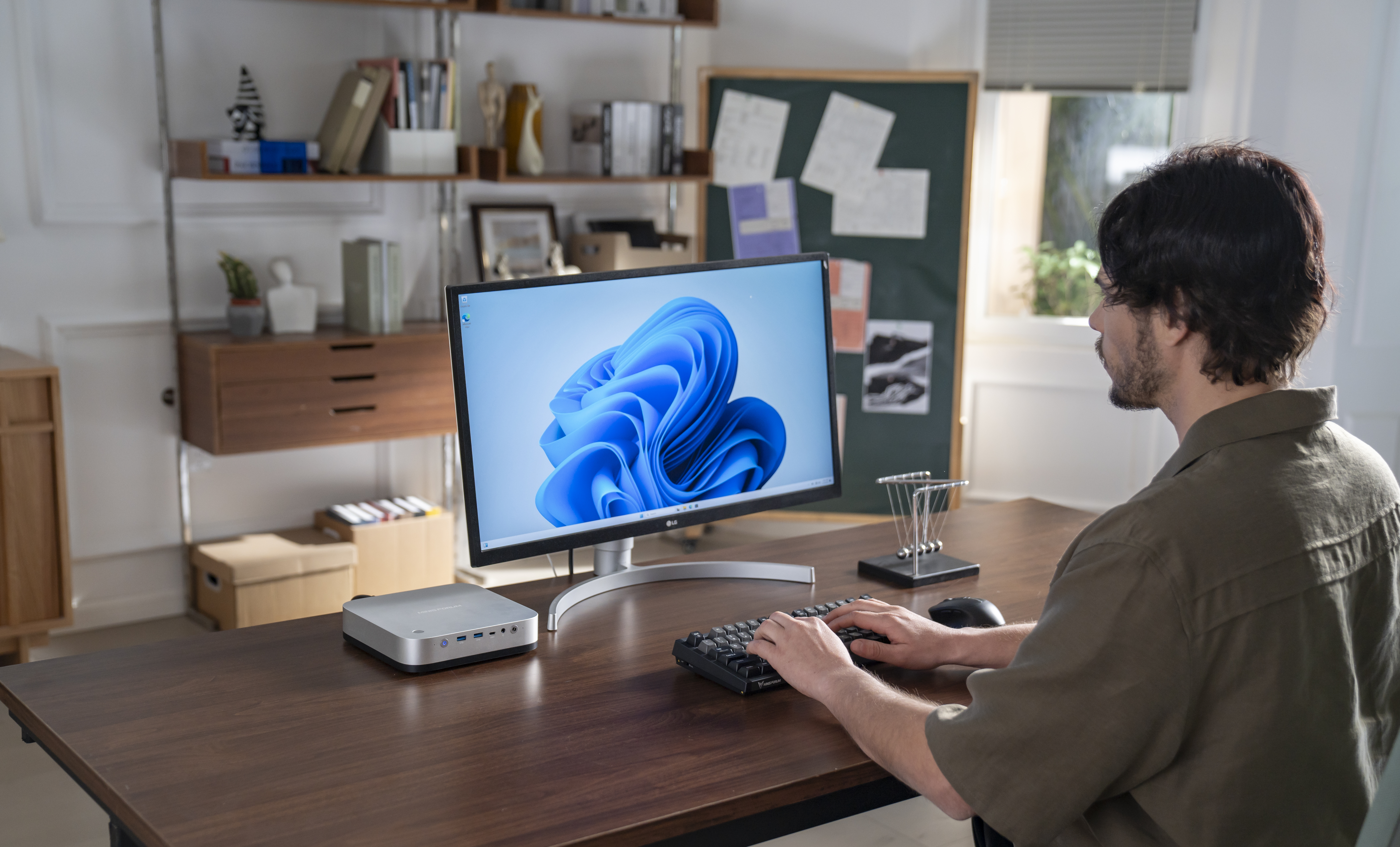 Odświeżony mini-PC Minisforum AI X1 Pro z AMD Gorgon Point i dedykowanym przyciskiem Copilot