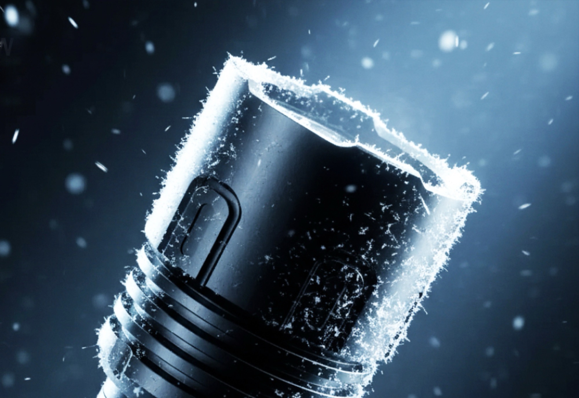 Latarka sodowo-jonowa działa w temperaturze -40°C z jasnością 2500 lumenów i może służyć jako power bank o pojemności 10 000 mAh