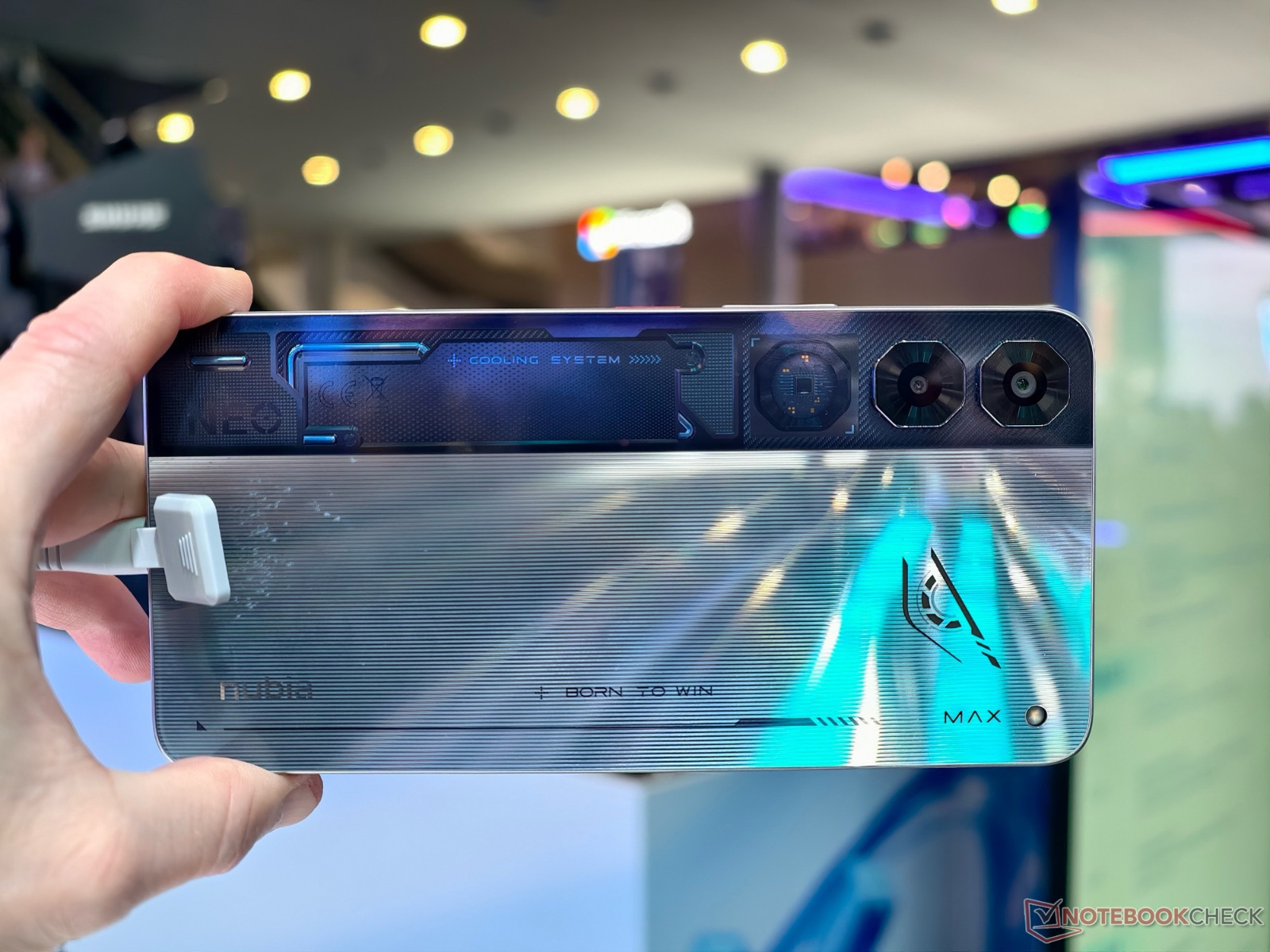 Neo 5 Max: Nowy telefon z gigantycznym 7,5-calowym wyświetlaczem wprowadzony na rynek globalny