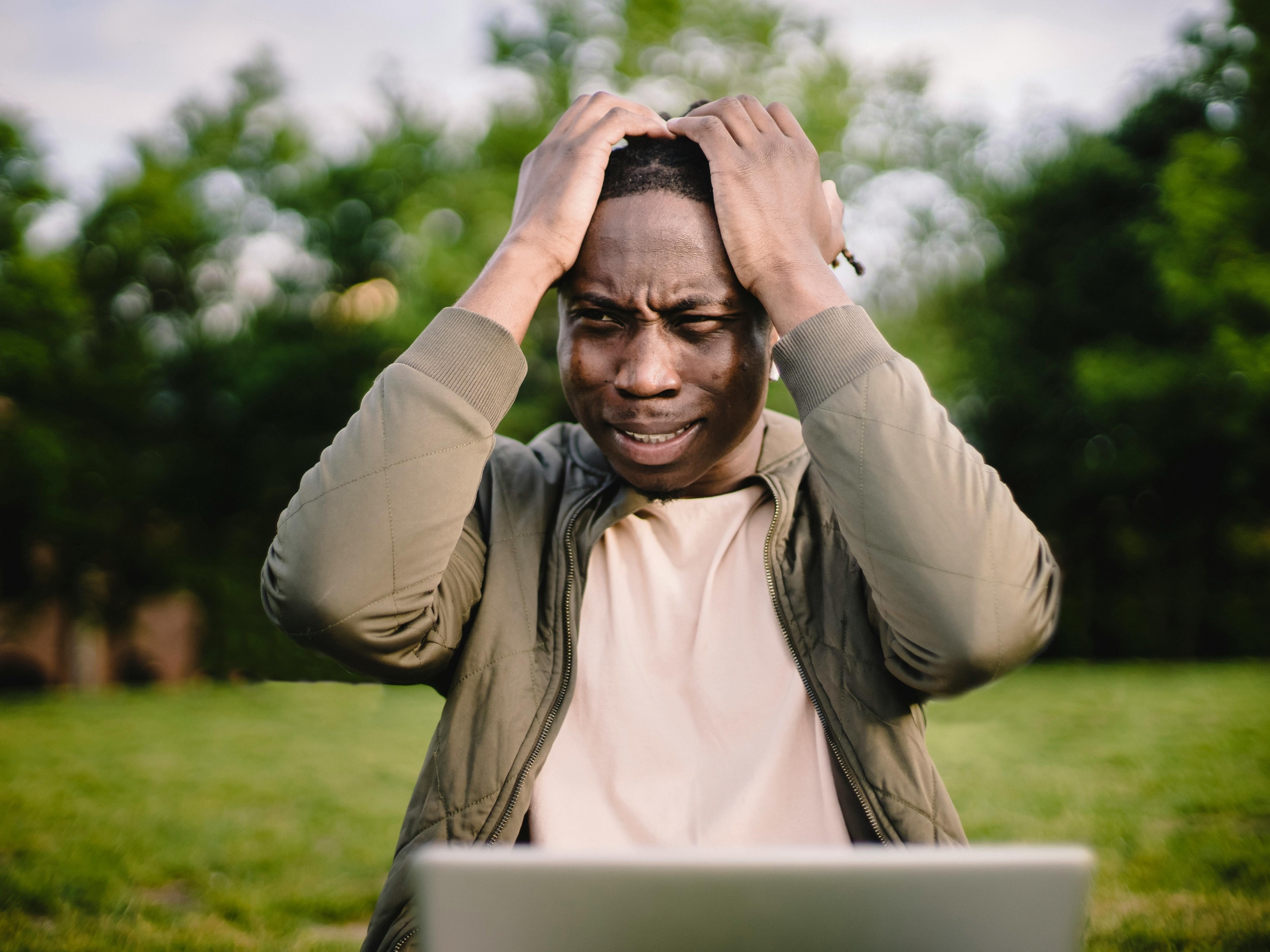 Badanie wykazało: Użytkownicy są prawdziwą przyczyną halucynacji AI