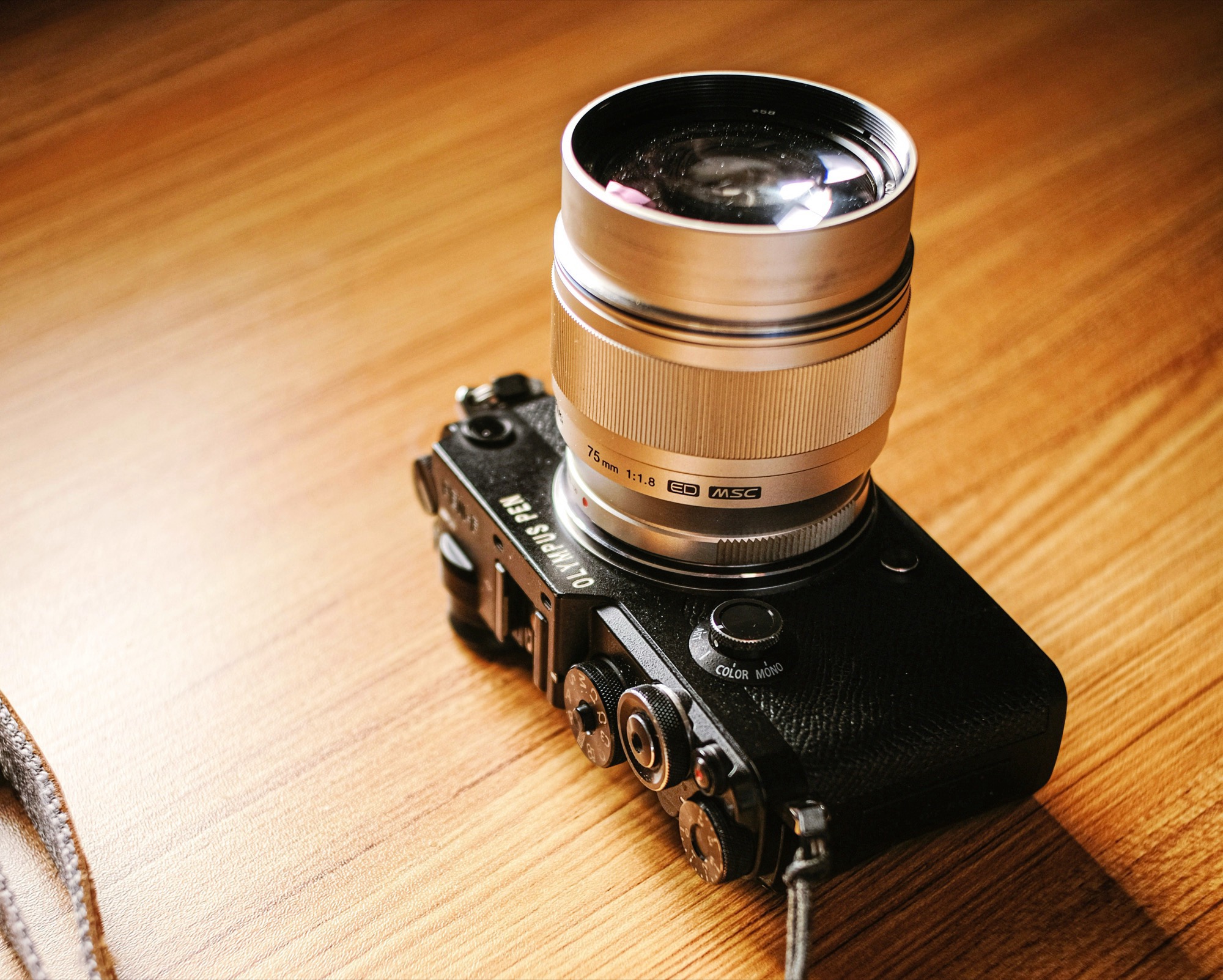 Powrót modelu Olympus Pen-F: firma OM System prezentuje nowy aparat w stylu retro na krótko przed premierą
