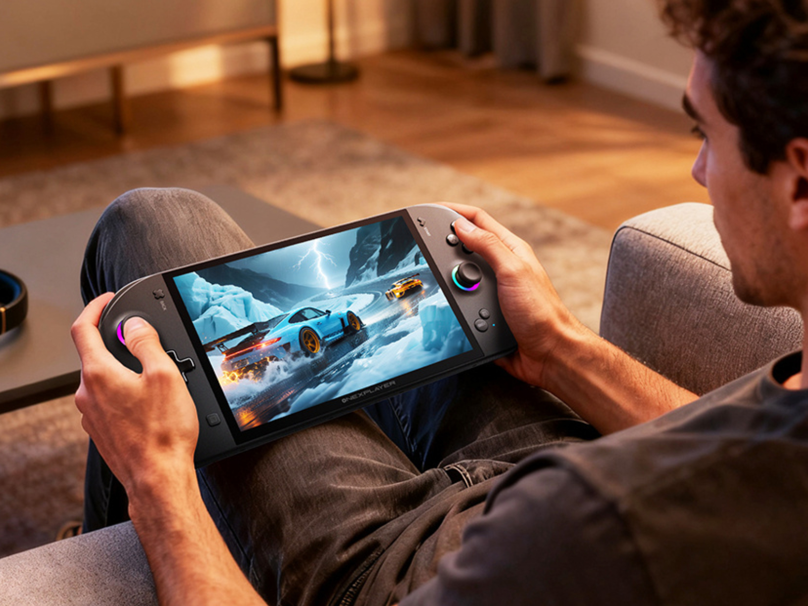 OneXFly Apex gaming handheld rywalizujący z GPD Win 5 z globalną premierą - szczegóły