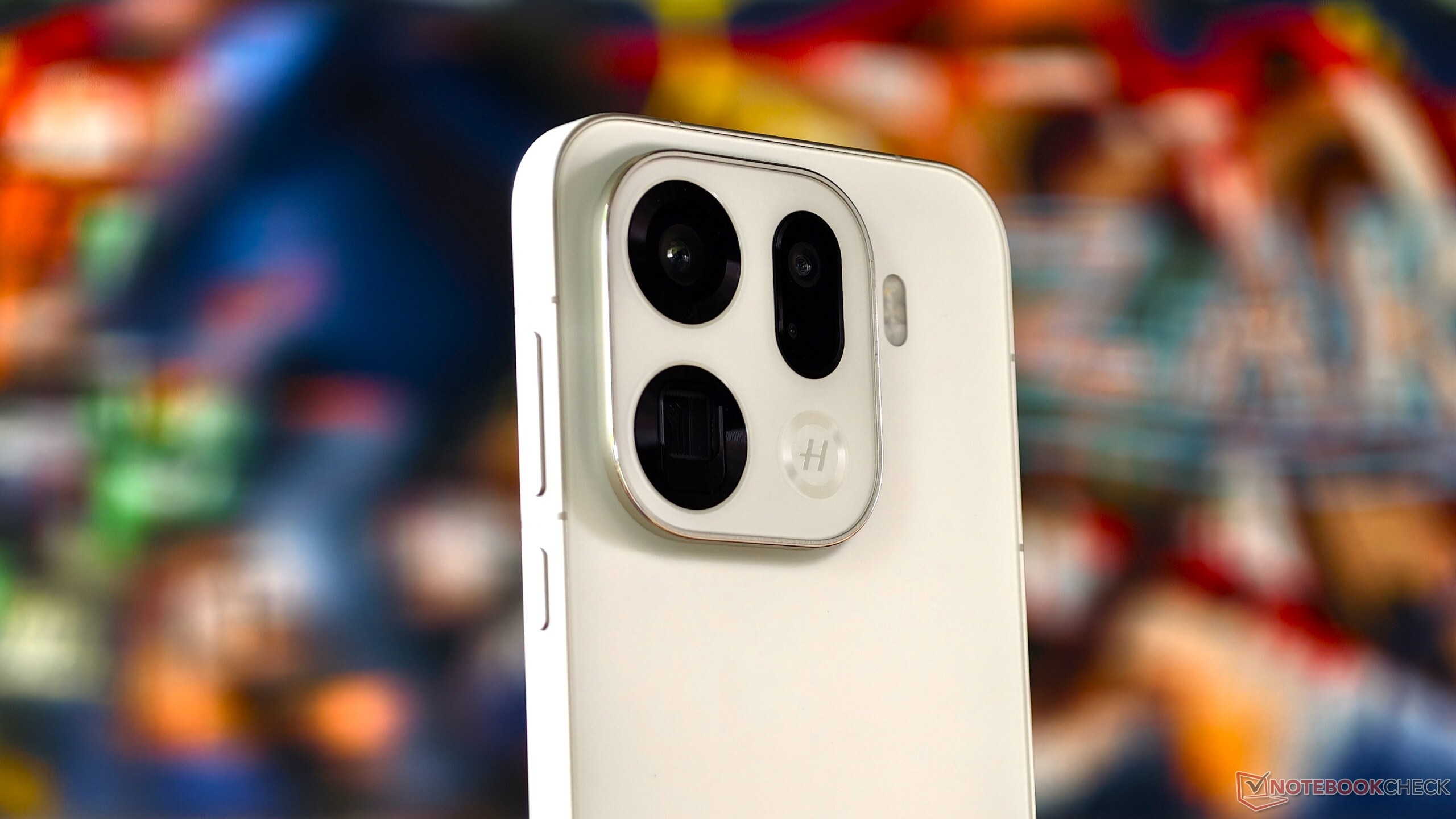 Oppo Find X9 Pro znacznie tańszy dzięki bonusowi w przedsprzedaży i darmowemu smartwatchowi: Porównanie cen w UE