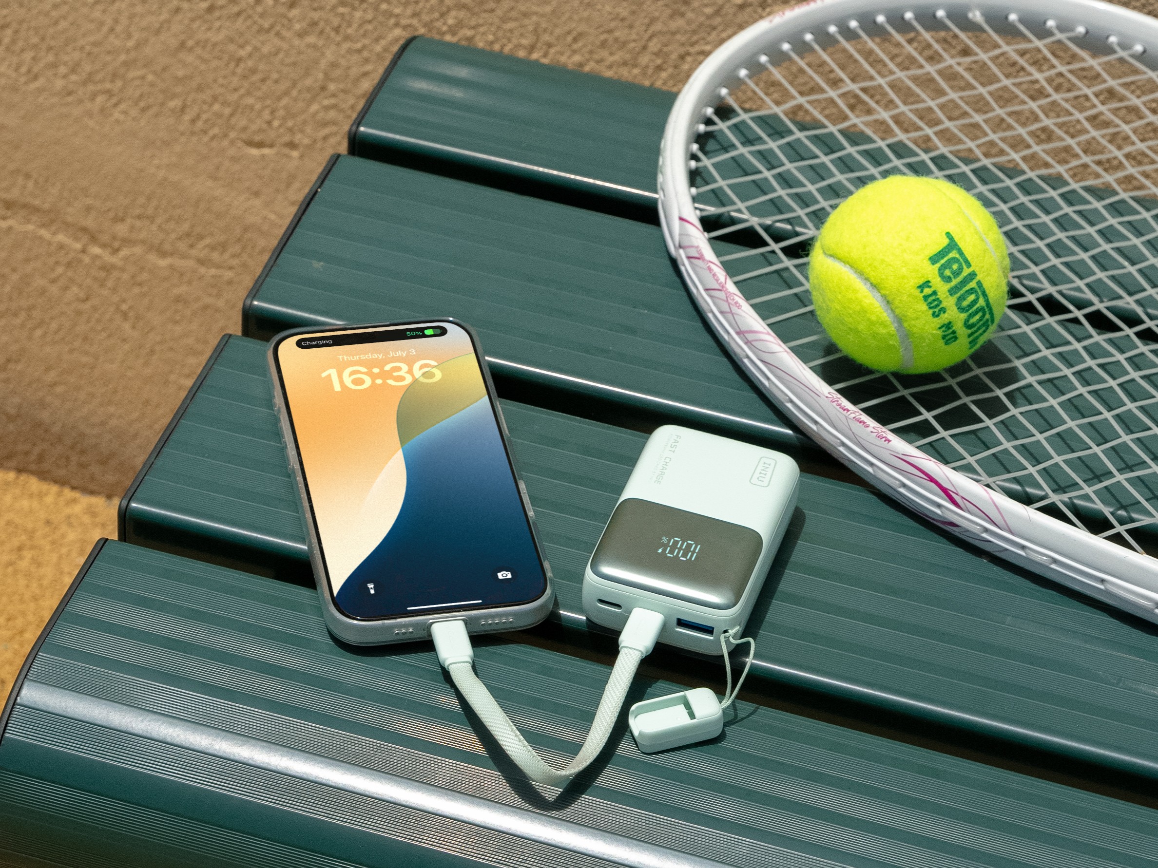 INIU wprowadza na rynek nowy Pocket Rocket P50 jako najmniejszy na świecie power bank o pojemności 10 000 mAh z obsługą szybkiego ładowania 45 W