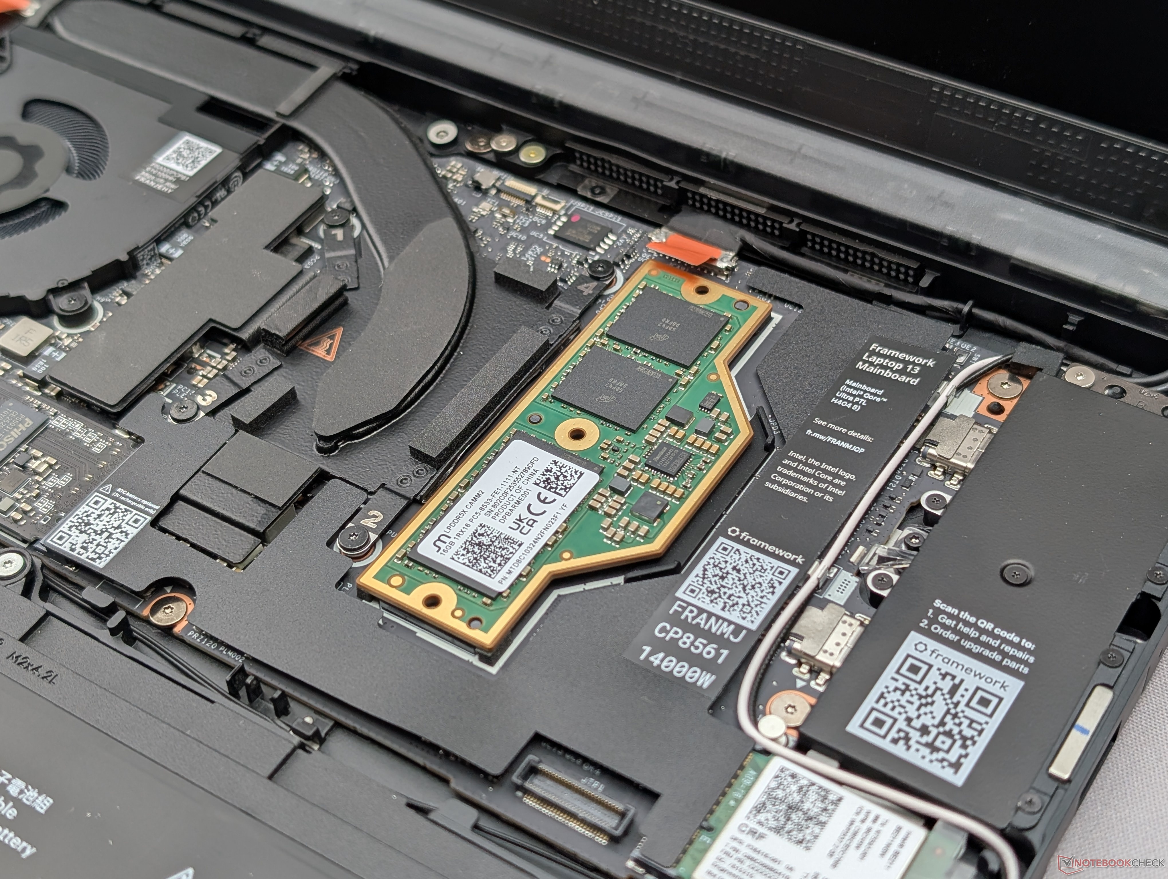 Laptop Framework 13 Pro LPCAMM2 jest znacznie droższy, a korzyści z jego zakupu wydają się niewielkie