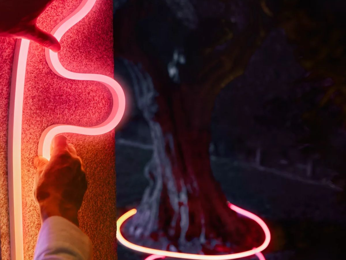 Nowe oświetlenie zewnętrzne Philips Hue jest już dostępne w Europie