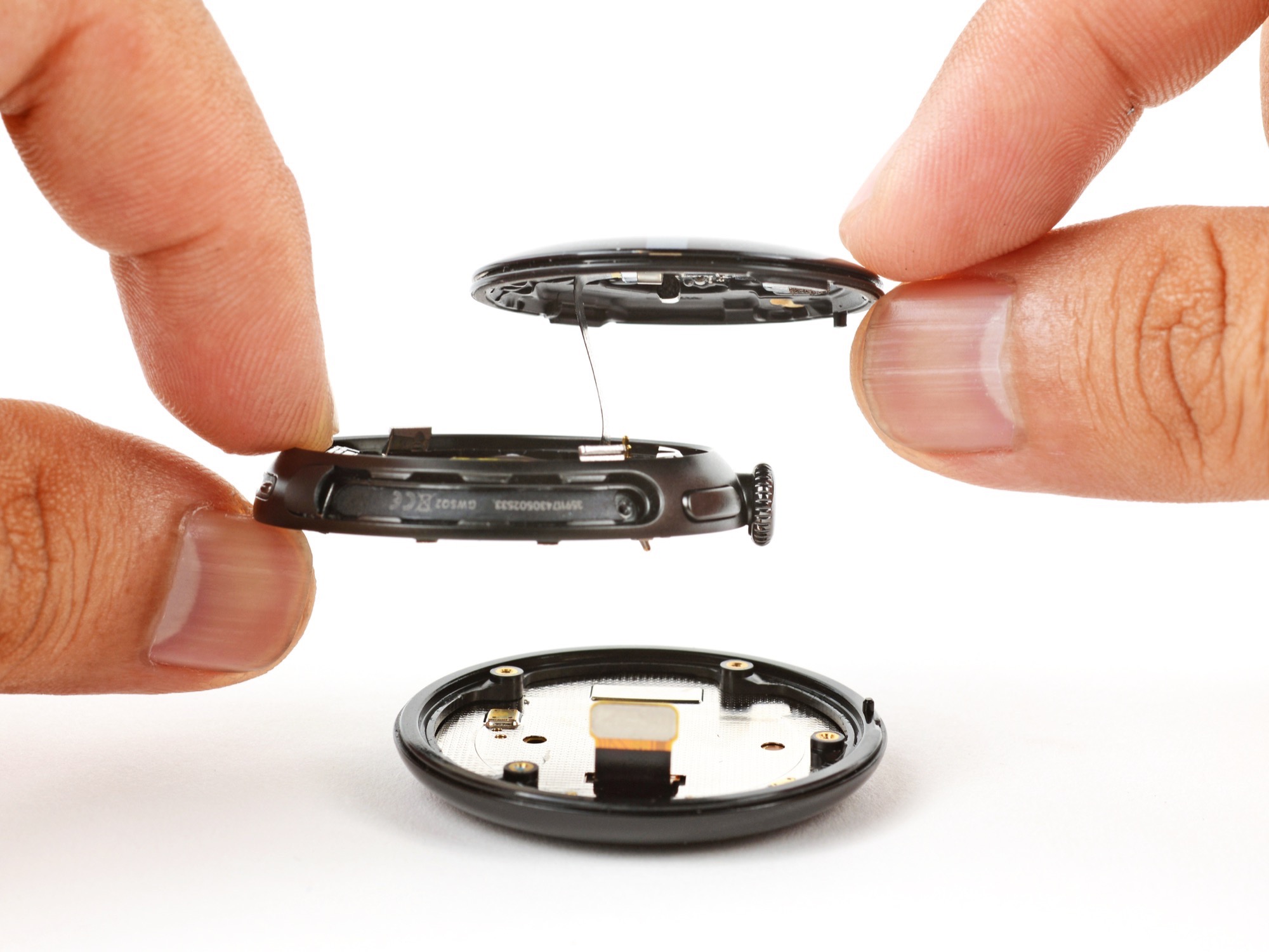 Google Pixel Watch 4 to najbardziej naprawialny smartwatch na świecie według iFixit teardown