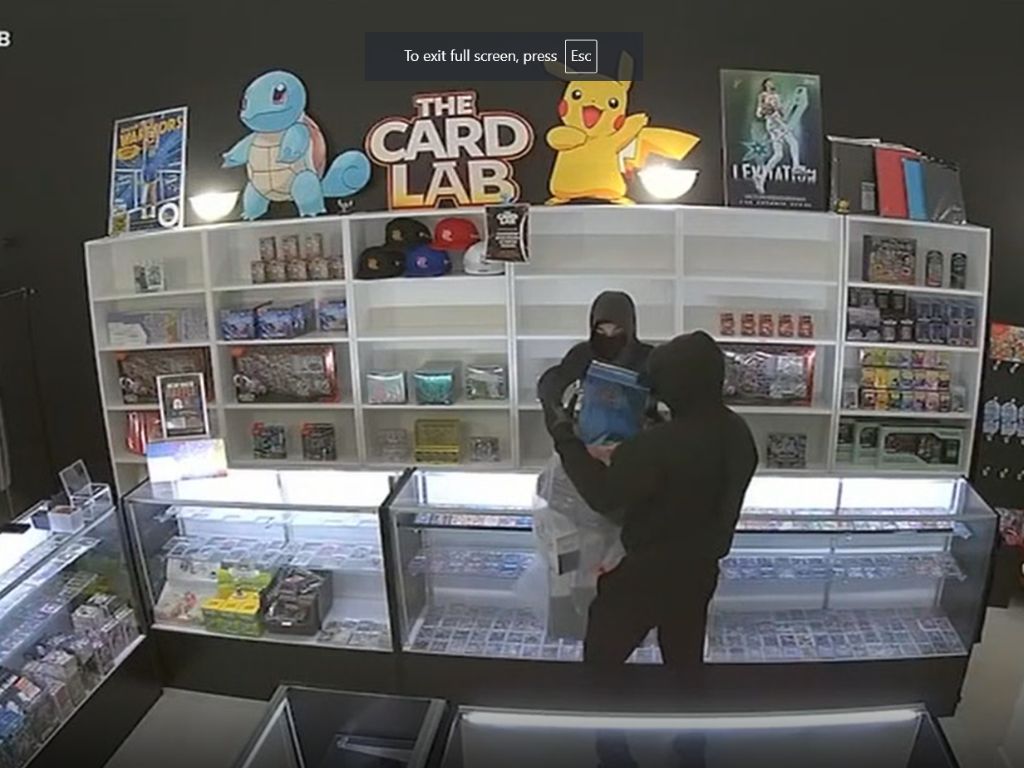 Zamaskowani złodzieje ukradli karty Pokémon o wartości 15 000 dolarów podczas 40-sekundowego napadu w Kalifornii