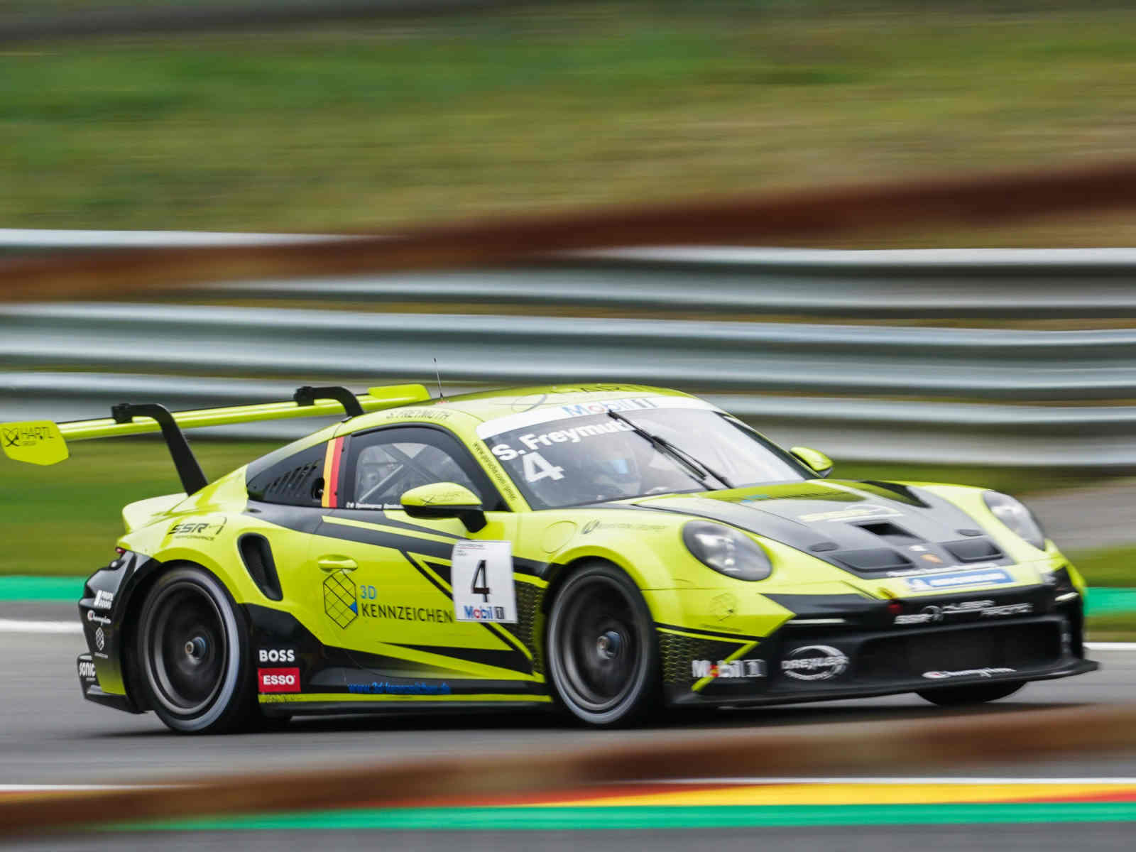 Formuła 1: George Russell z Mercedesa zajmuje 1. miejsce w Grand Prix Australii