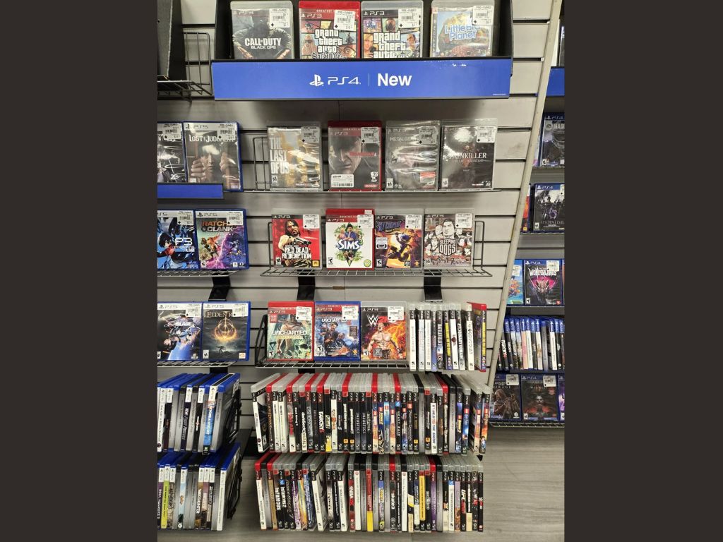 Prezes GameStop: Decyzja Sony o zaprzestaniu produkcji płyt do PlayStation jest „nieistotna”