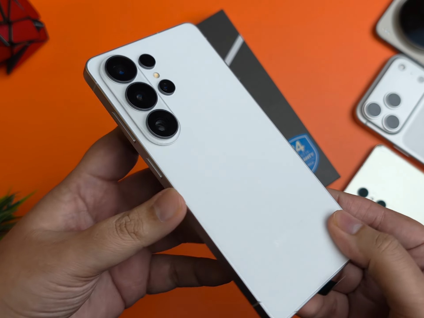 Samsung Galaxy S26 Ultra pomija bardzo oczekiwaną funkcję, ponieważ pierwszy film z rozpakowywania pojawia się przed premierą