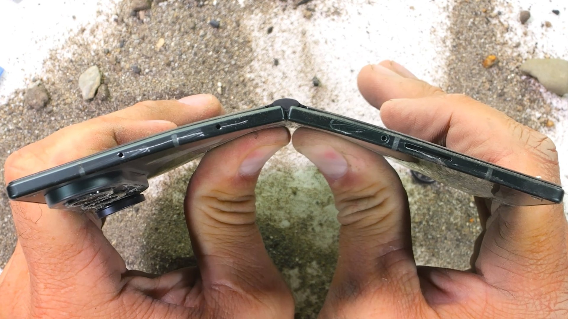 Samsung Galaxy Z Fold 8 Ultra nie przeszedł testu wytrzymałościowego