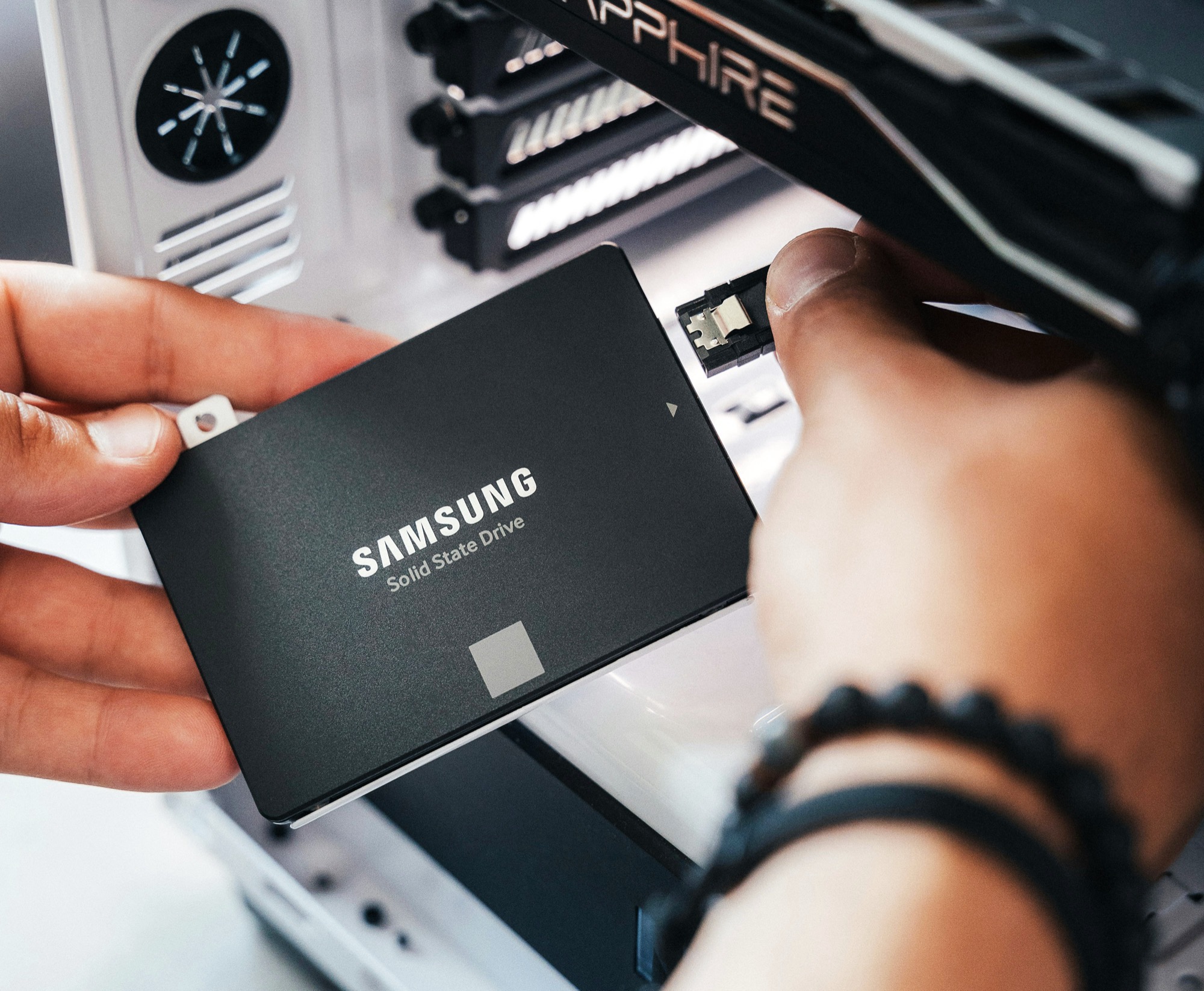 Kasety z grami na Steam: Gracz przekształca stare dyski SSD w moduły z grami