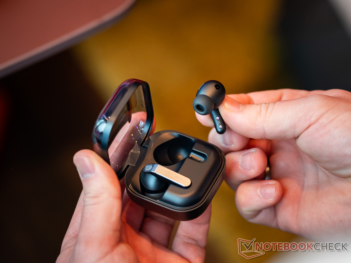 Samsung Galaxy Buds 4 Pro oficjalnie z większymi przetwornikami, ulepszonym ANC i długą baterią