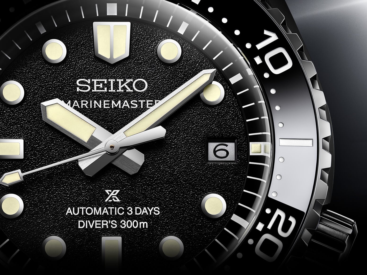 Seiko odświeża swój flagowy zegarek Marinemaster z nowym mechanizmem 8L45, 72-godzinną rezerwą mocy i nowym systemem zapięcia
