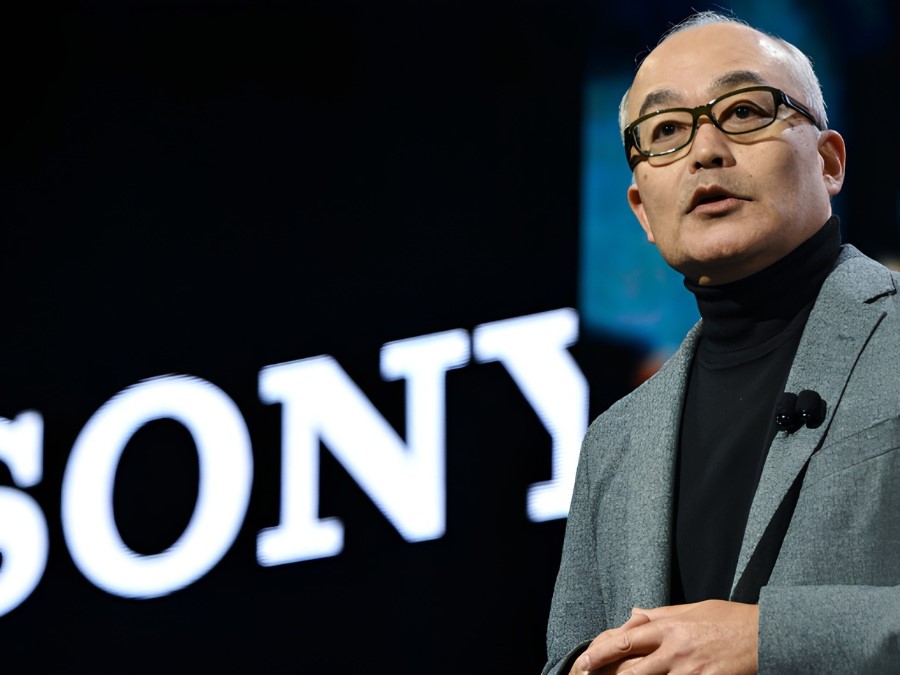 Kilku członków kierownictwa firmy Sony sprzedało swoje akcje po tym, jak PlayStation ogłosiło plany zaprzestania wydawania nowych gier na nośnikach fizycznych