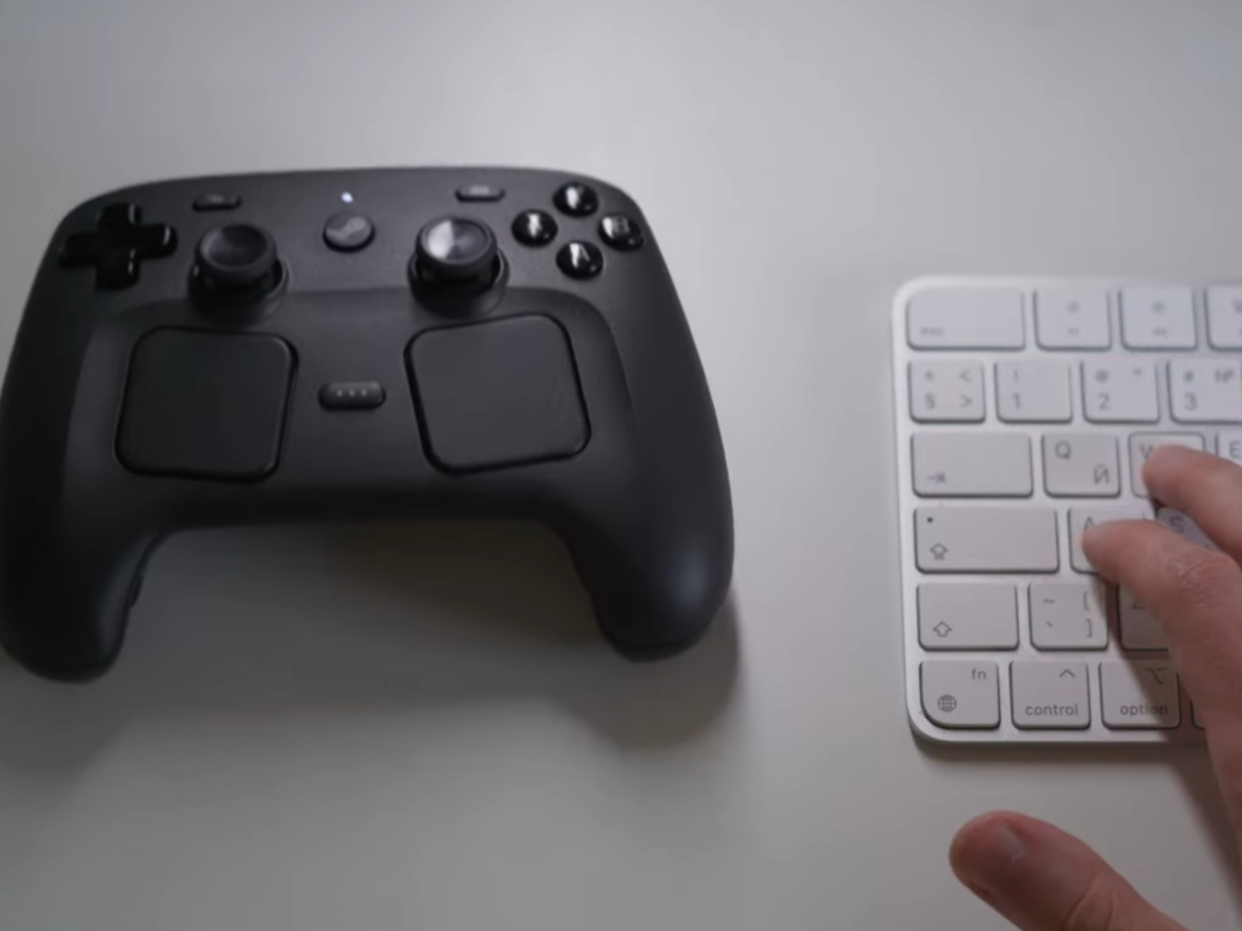 Bezużyteczne, ale fascynujące: Jak „prowadzić” kontroler Steam Controller niczym samochód zdalnie sterowany