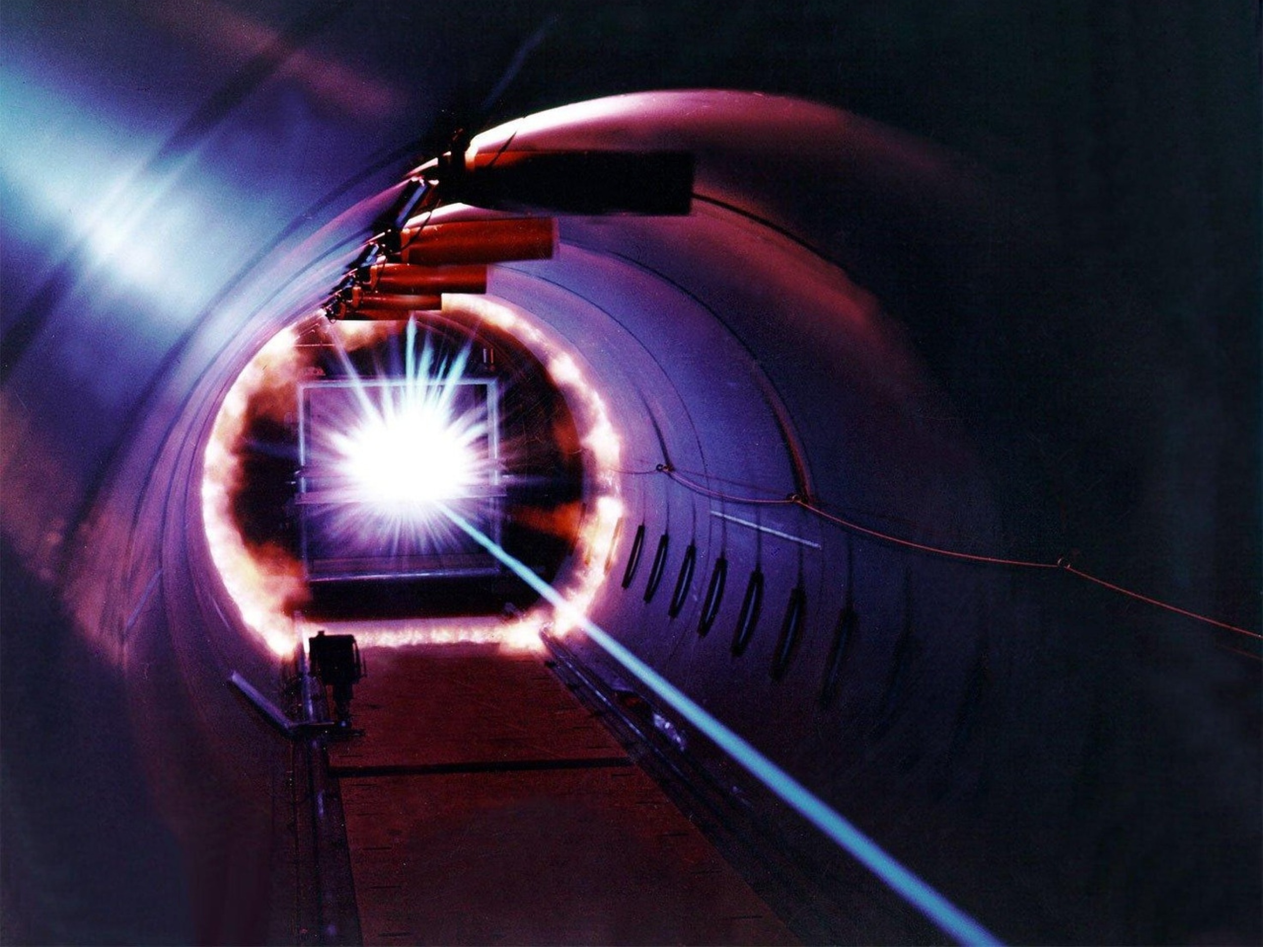 Zasilanie dzięki wiązki światła: Japoński system zapewnia zasięg 16 stóp dzięki diodom LED na podczerwień