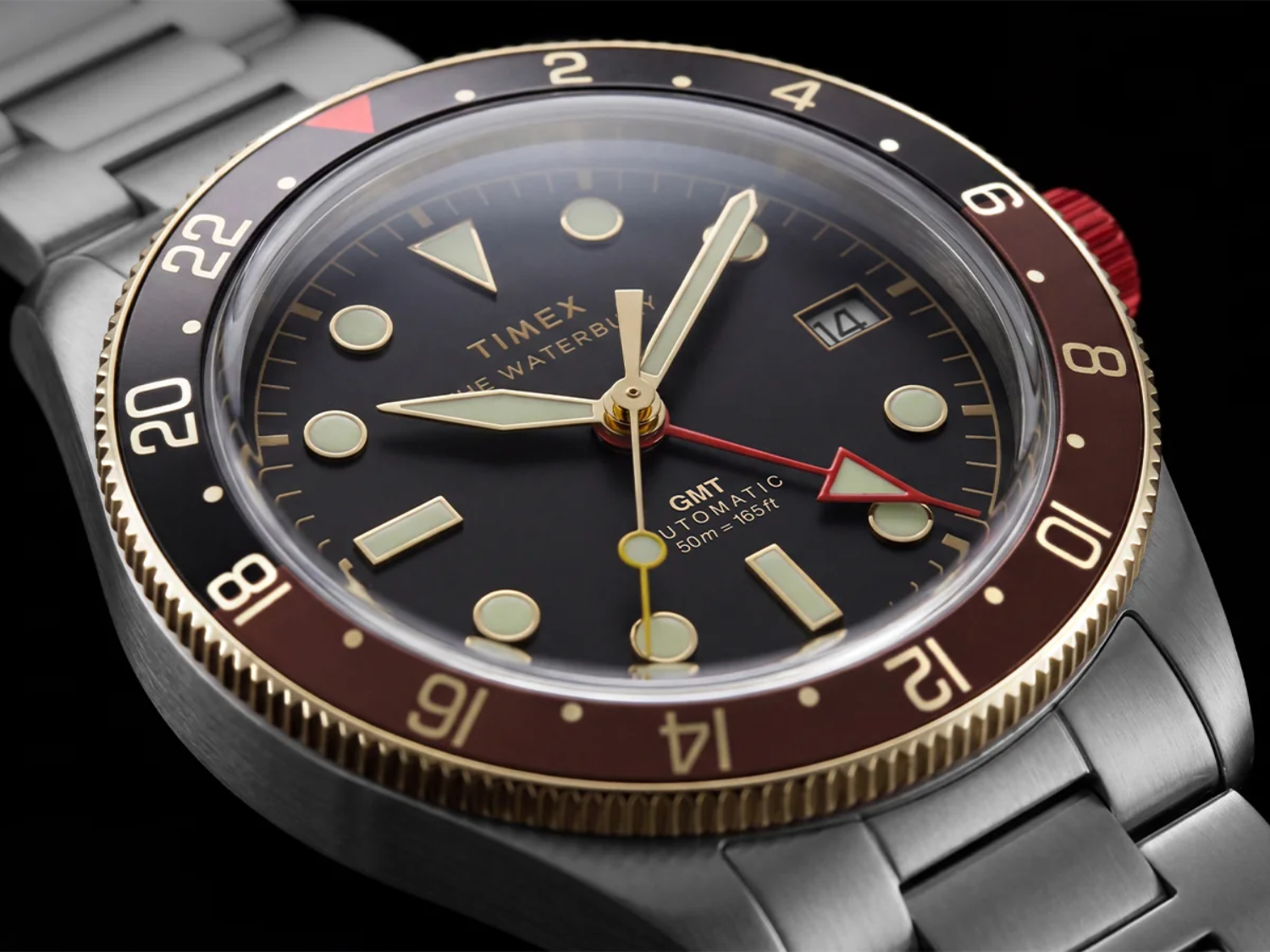 Timex wprowadza na rynek nowy model Waterbury Heritage z automatycznym mechanizmem GMT firmy Seiko, wykonany ze stali nierdzewnej