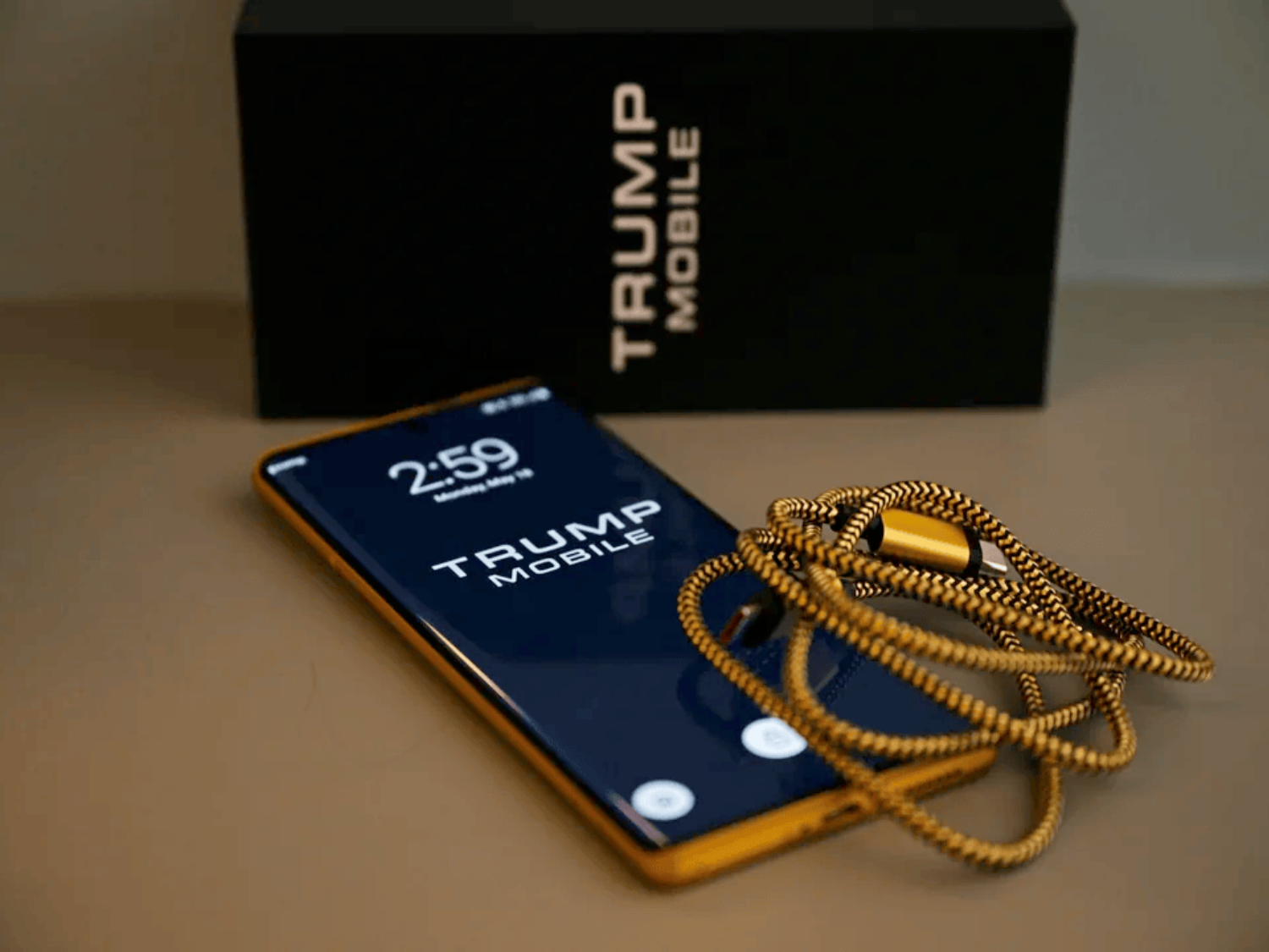 Trump Phone T1: Oto pierwsze zdjęcia IRL kontrowersyjnego telefona