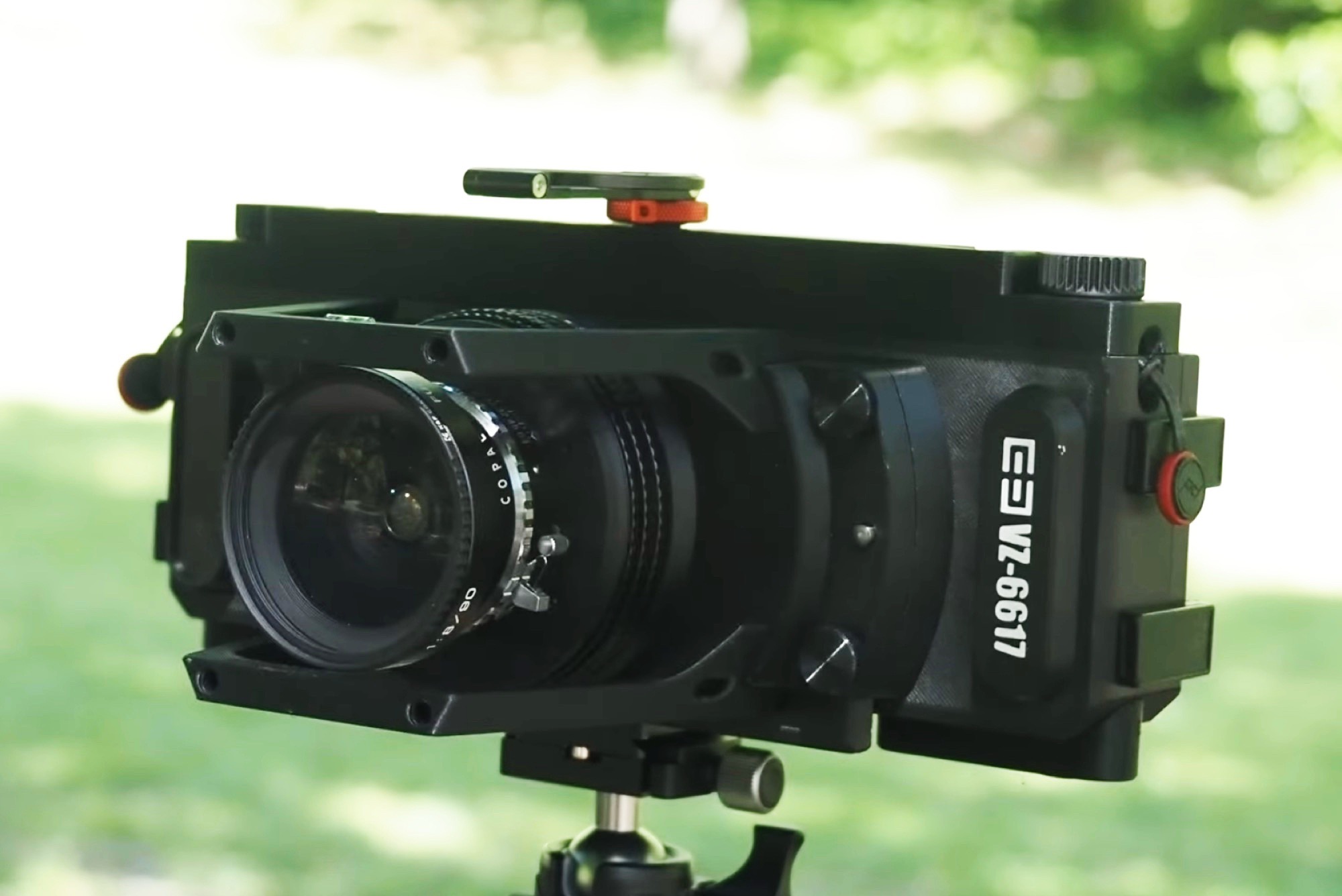 Nowy aparat średnioformatowy może rejestrować zdjęcia od kwadratowych do Hasselblad XPan