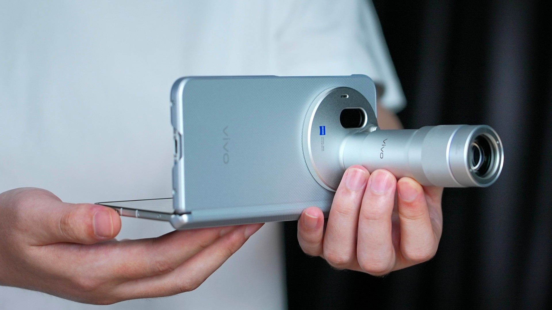 Model Vivo X Fold 6 zyskuje czwartą opcję kolorystyczną i przechodzi rygorystyczne testy wytrzymałościowe