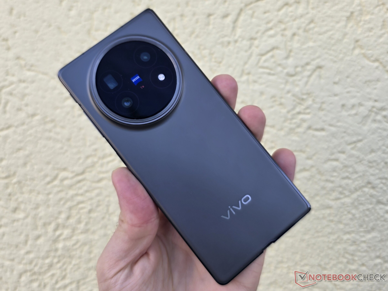 Vivo X Fold6 ma zostać wprowadzony na rynek z nowym aparatem 200 MP i czujnikiem multispektralnym