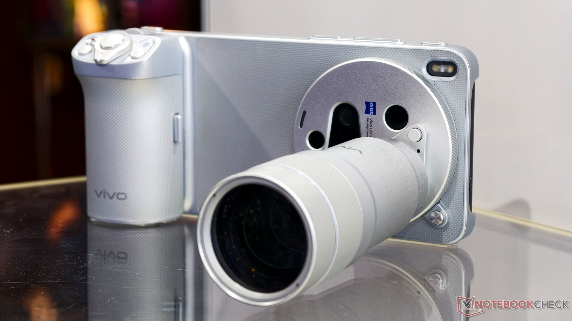 Vivo X300 Ultra: Pierwsza próbka aparatu prezentuje niesamowity 70-krotny zoom