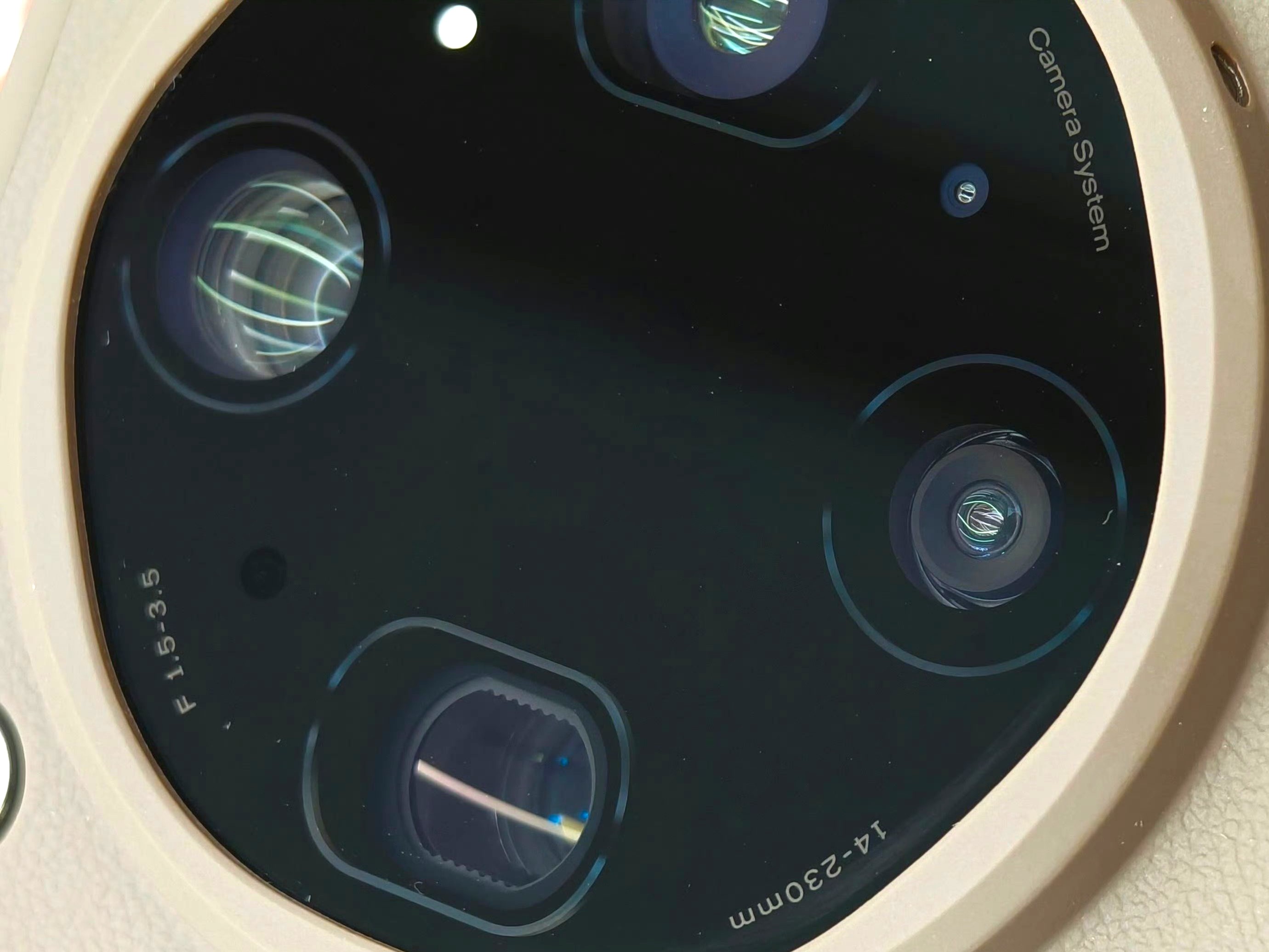 Xiaomi 18 Ultra będzie droższy, flagowe telefony z aparatem w niebezpieczeństwie