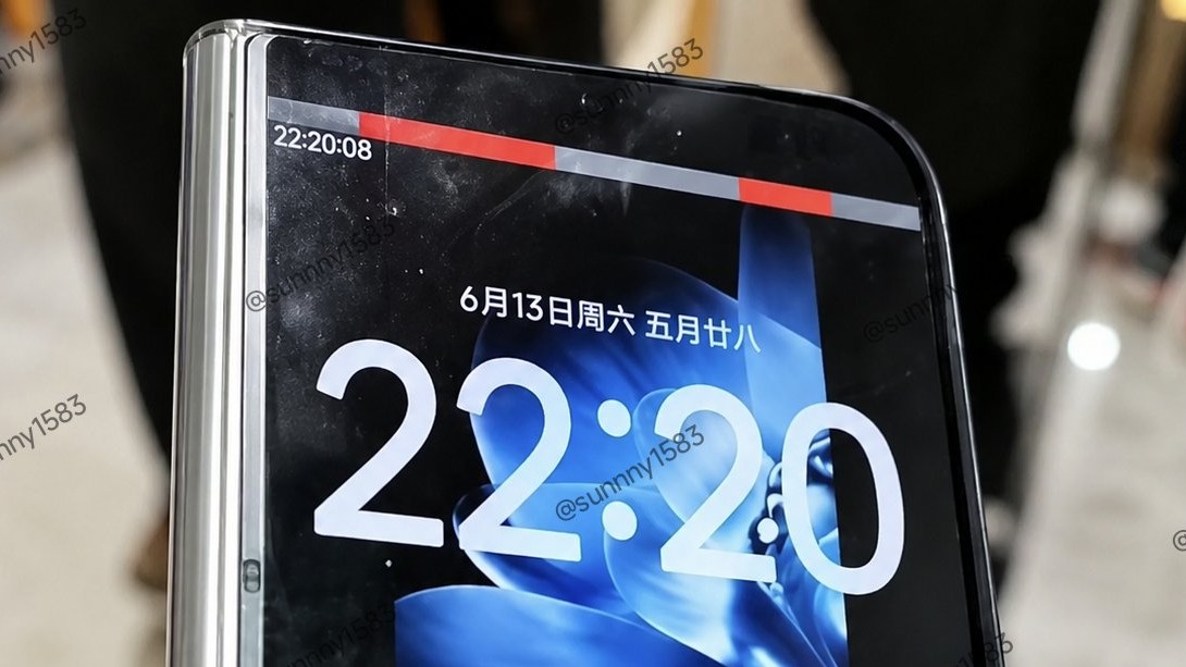 Xiaomi Mix Fold 5: Pojawiło się pierwsze zdjęcie z praktycznej prezentacji kompaktowego urządzenia, które ma konkurować z Galaxy Z Fold 8 i iPhone’em Ultra, wyposażonego w system HyperOS 4