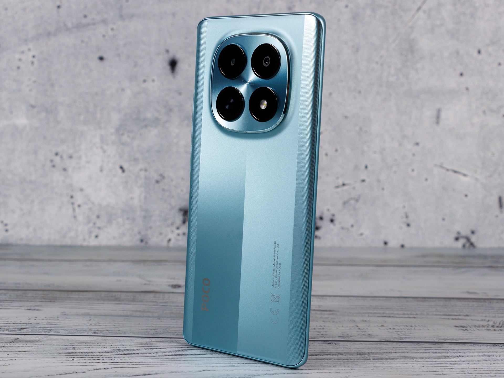 Xiaomi Poco M8 5G pojawia się z nowym wyglądem, mniejszym, ale ostrzejszym wyświetlaczem i szybkim ładowaniem 45W