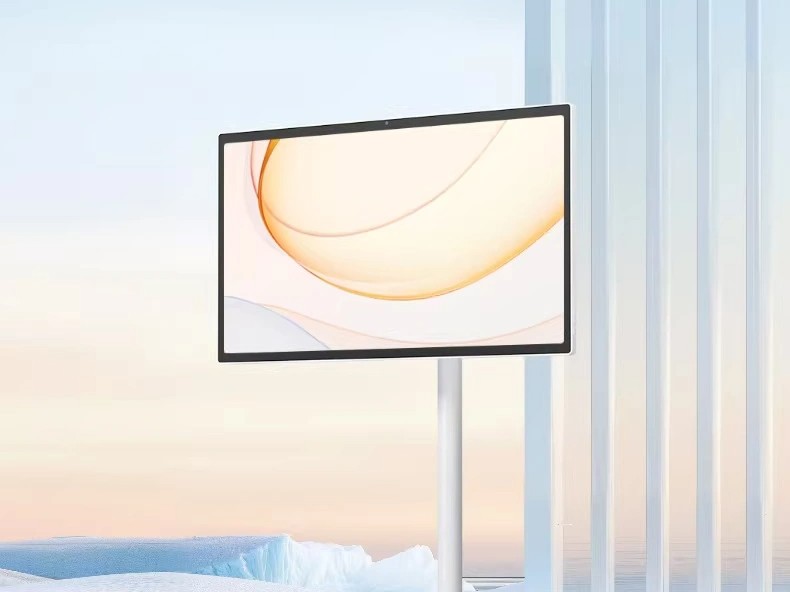 ZTE FreeScreen F10 to inteligentny wyświetlacz na kółkach z 5G i baterią 9500 mAh