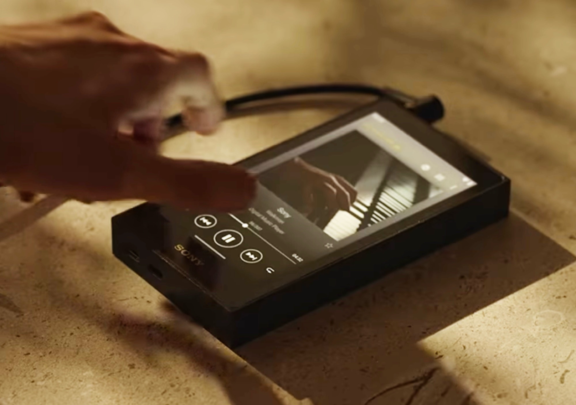 Sony prezentuje odtwarzacz Walkman NW-ZX900 z ulepszonym dźwiękiem hi-fi i wzornictwem