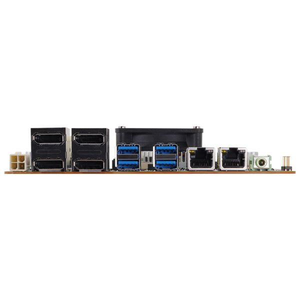 Płyta główna jest wyposażona w aż cztery wyjścia DisplayPort 1.4.