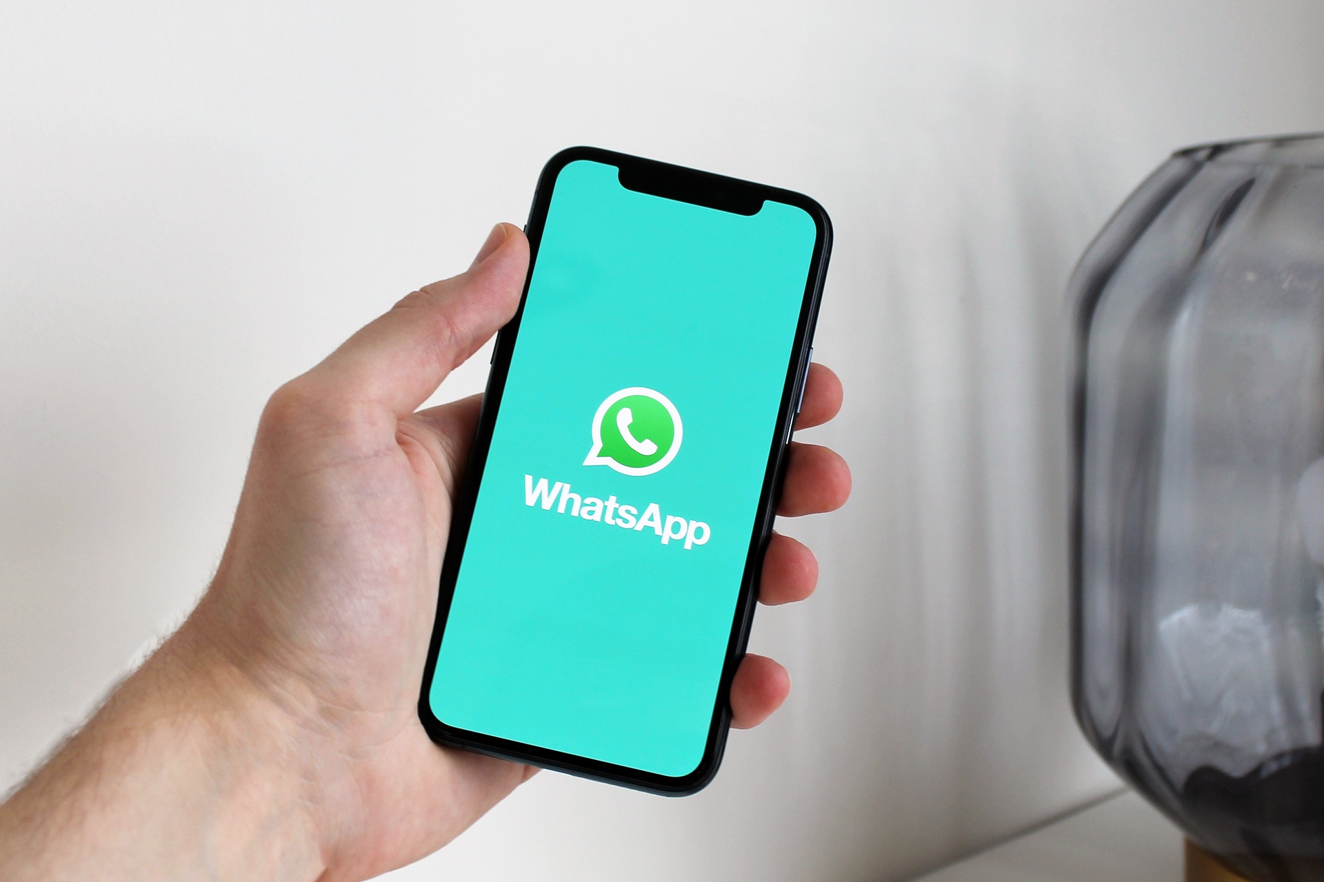 Przeciek: WhatsApp opracowuje wyczekiwaną funkcję, która pozwoli użytkownikom planować wiadomości