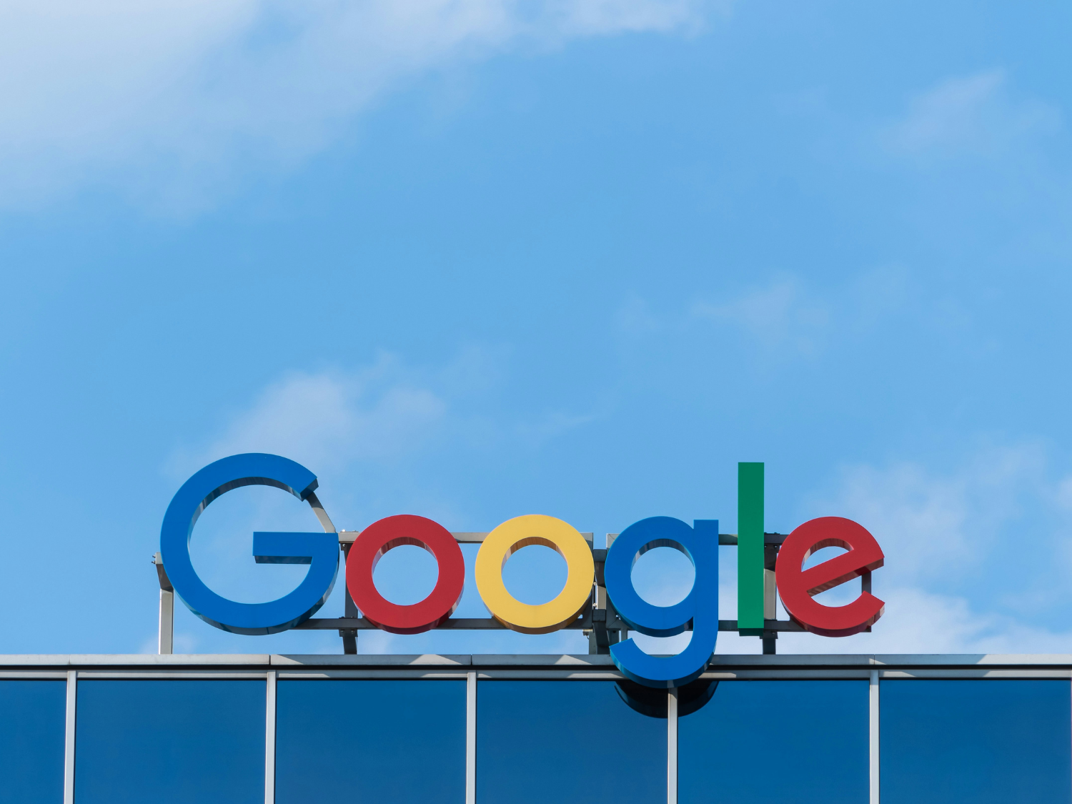 Oto dlaczego firma Google zapłaciła 10 milionów dolarów za 100 milionów wiadomości e-mail od linii lotniczej, która już nie istnieje
