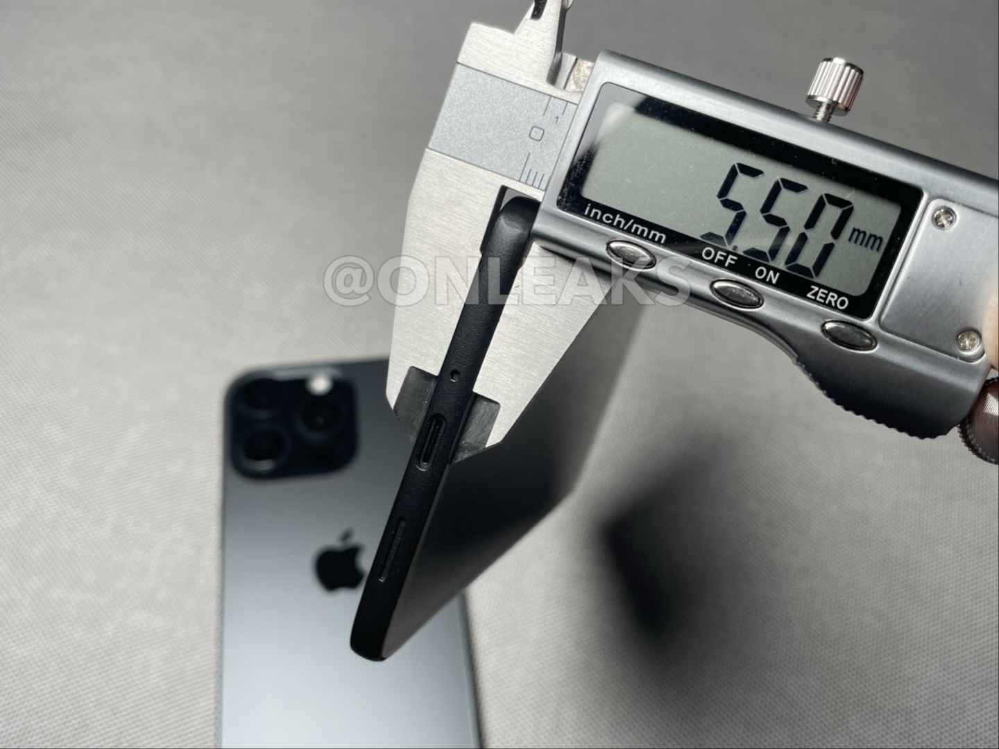 Galaxy S26 Edge będzie niewiarygodnie cienki, jeżeli kiedykolwiek zostanie wprowadzony na rynek, jak wynika z rzeczywistych zdjęć