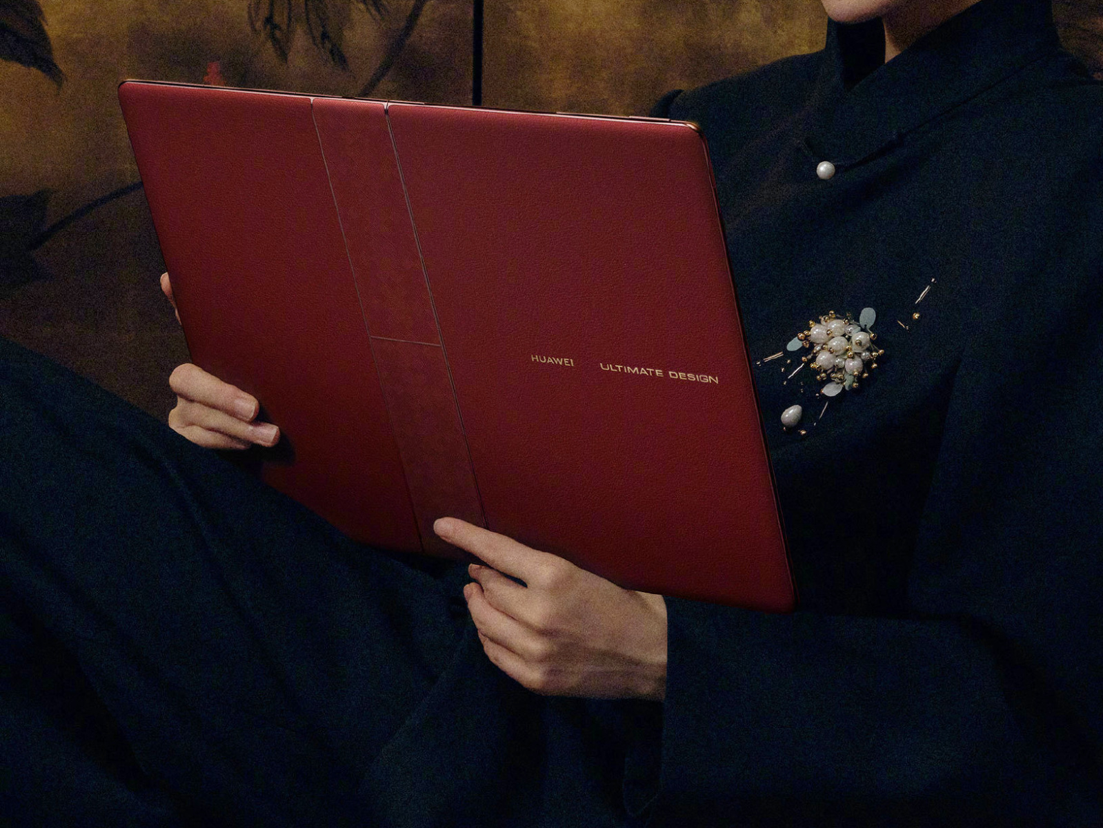 Huawei odświeża składany laptop MateBook Fold z luksusowym nowym wykończeniem