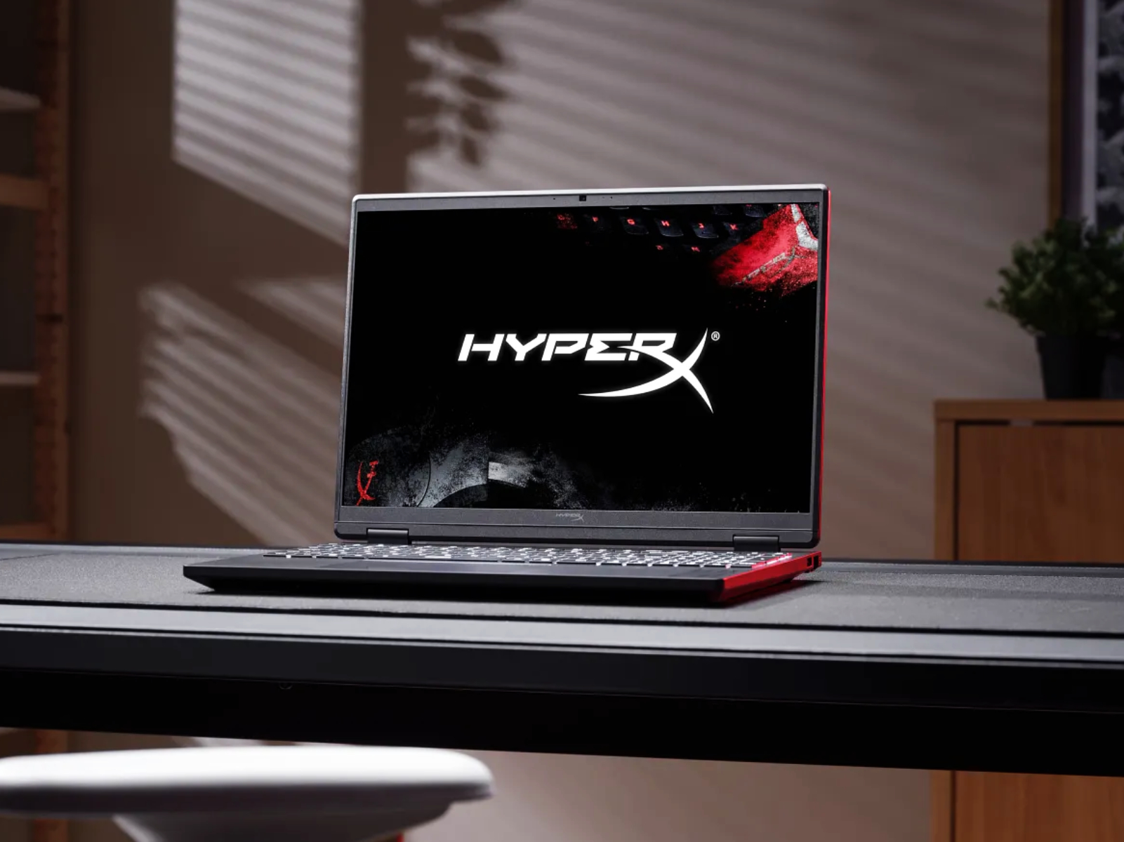 Firma HP wprowadza na rynek nowe wersje kompaktowego 15-calowego laptopa do gier, wyposażonego w procesor Intel Core Ultra 9 290HX Plus oraz wyświetlacz z technologią VRR o częstotliwości odświeżania 180 Hz