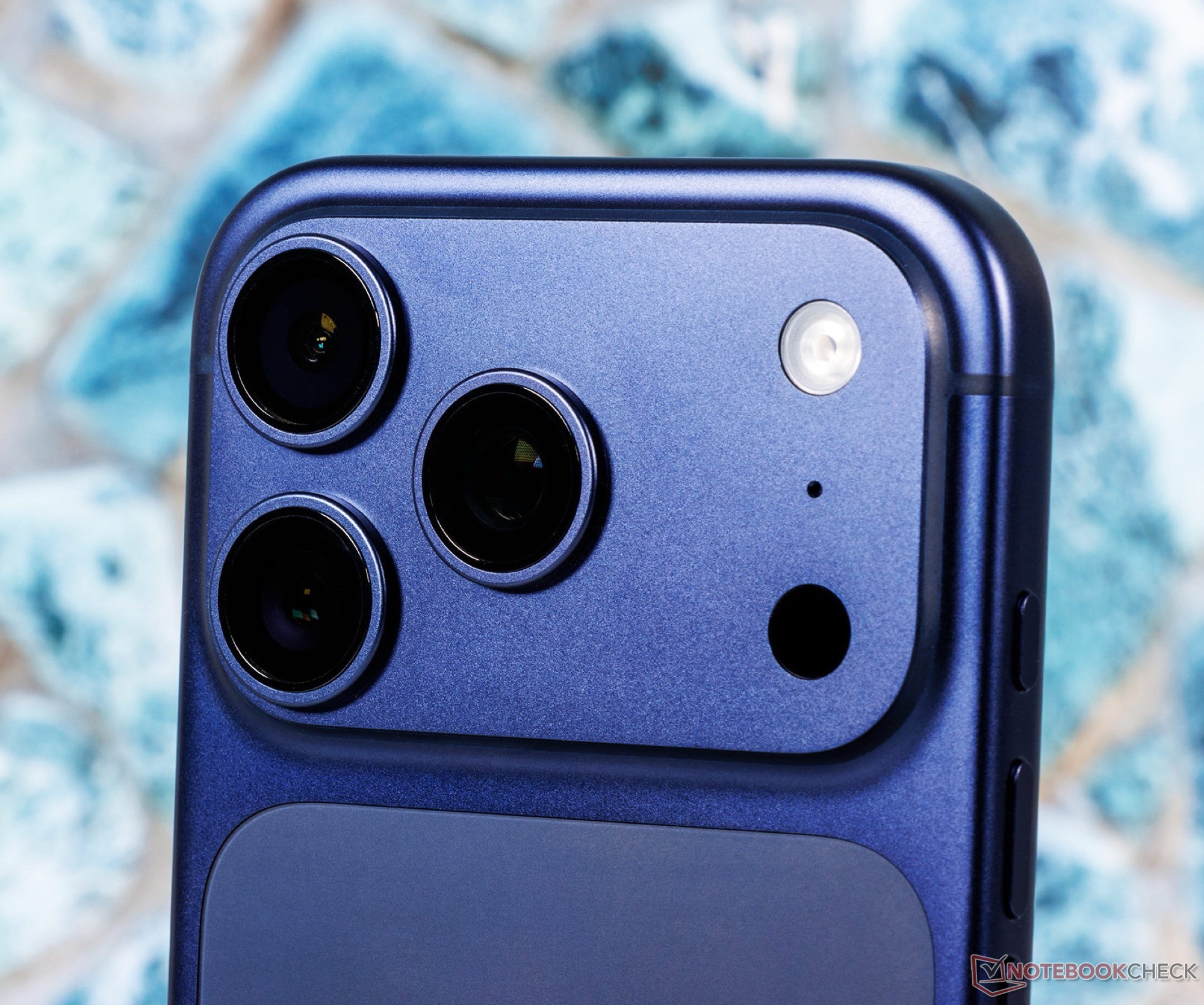 Wyciek informacji: Apple iPhone 18 Pro (Max) ma podobno otrzymać cztery ulepszenia aparatu i być zaskakująco tani